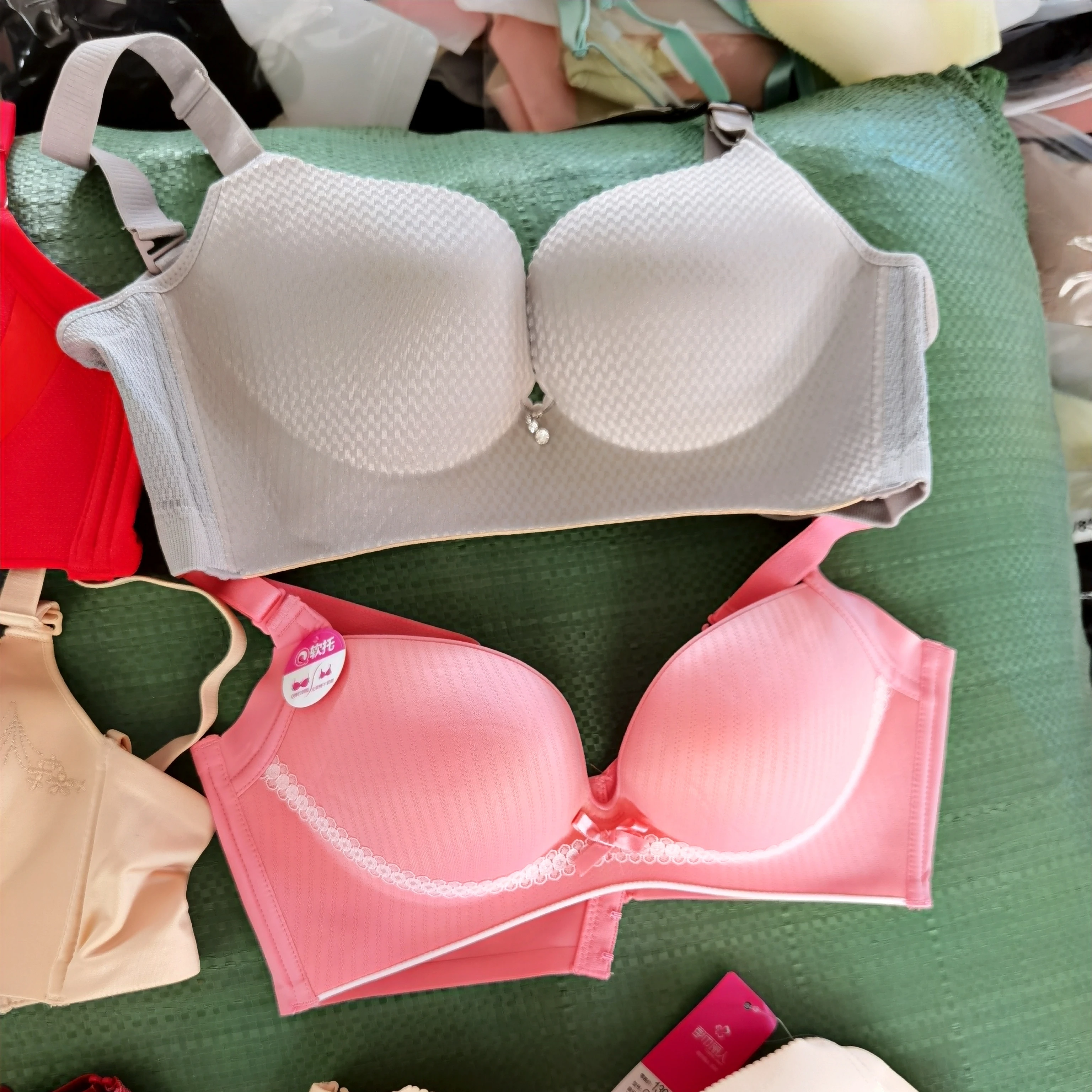 low price mix bra Wholesale Cheap Comfortable Wireless Seamless Sexy Push Up Women Bra