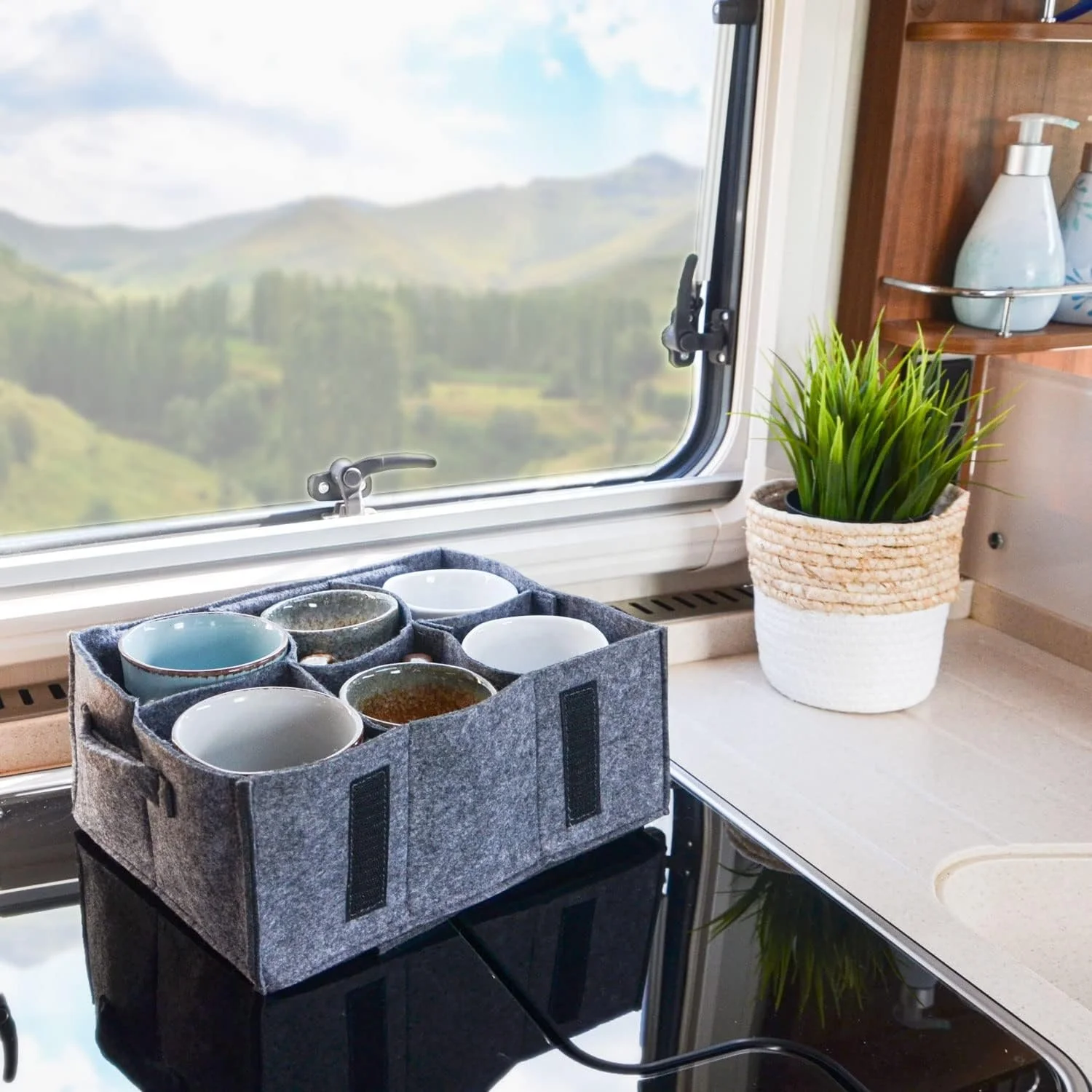 Portable and Foldable Camping Accessories Durable Felt Motorhome Cup Holder Carrier for 6 Cups