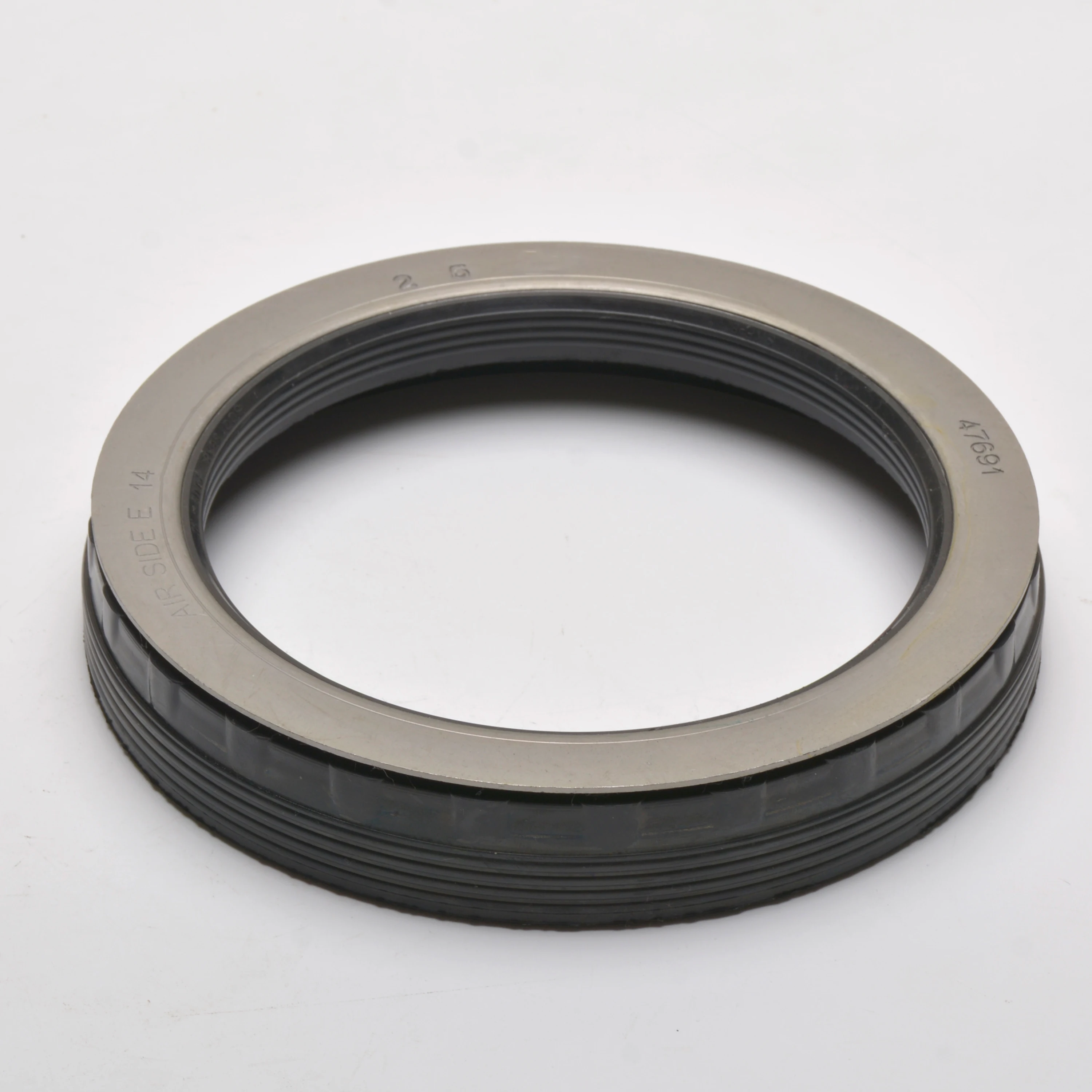 CR Seal 370003A Oil Seal 47692 Dimensions 4.767*6.308*1.420 Trailer Truck Wheel End Hub Seal 47691