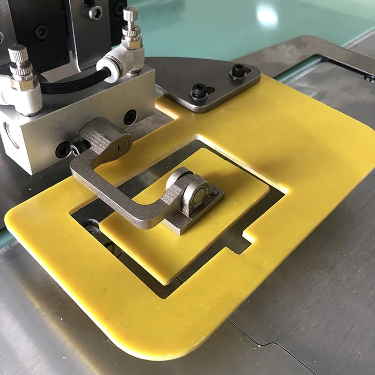 4030 Electronic Programmable Sideslip Pattern Sewing Machine