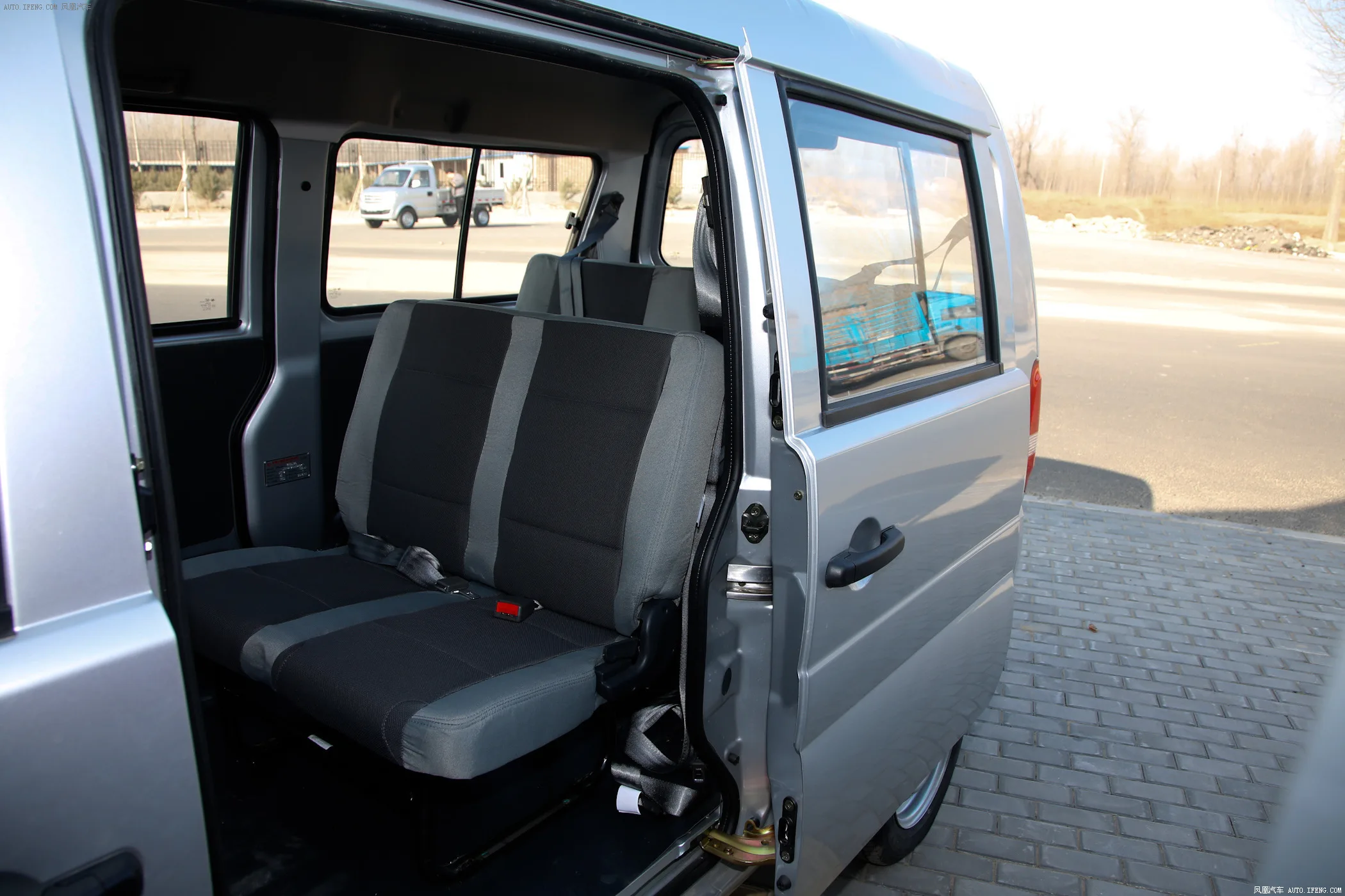 
SYP SH5400 7-14 seat mini van muti function cargo passenger vehicle 