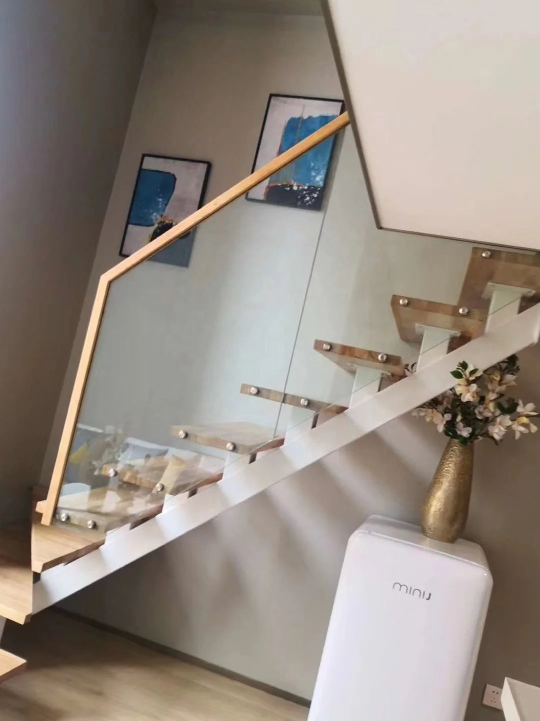 Modern design indoor wooden metal straight U shape steel wood stair double stringer glass dual staircases