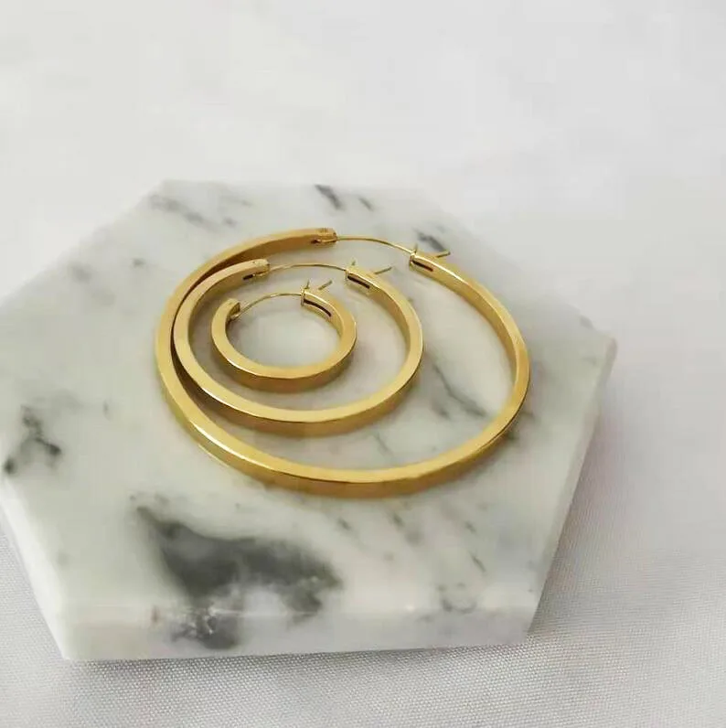 Минималистичные простые женские крупные большие золотые серьги-кольца