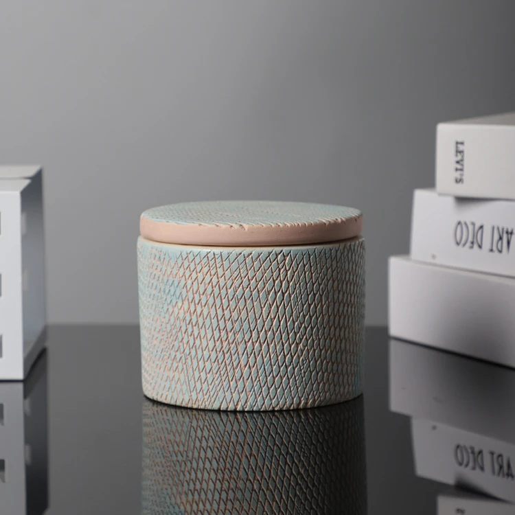 Factory price matte empty unique cylinder shape home decor gift item candleholder / ceramic candle container with lid