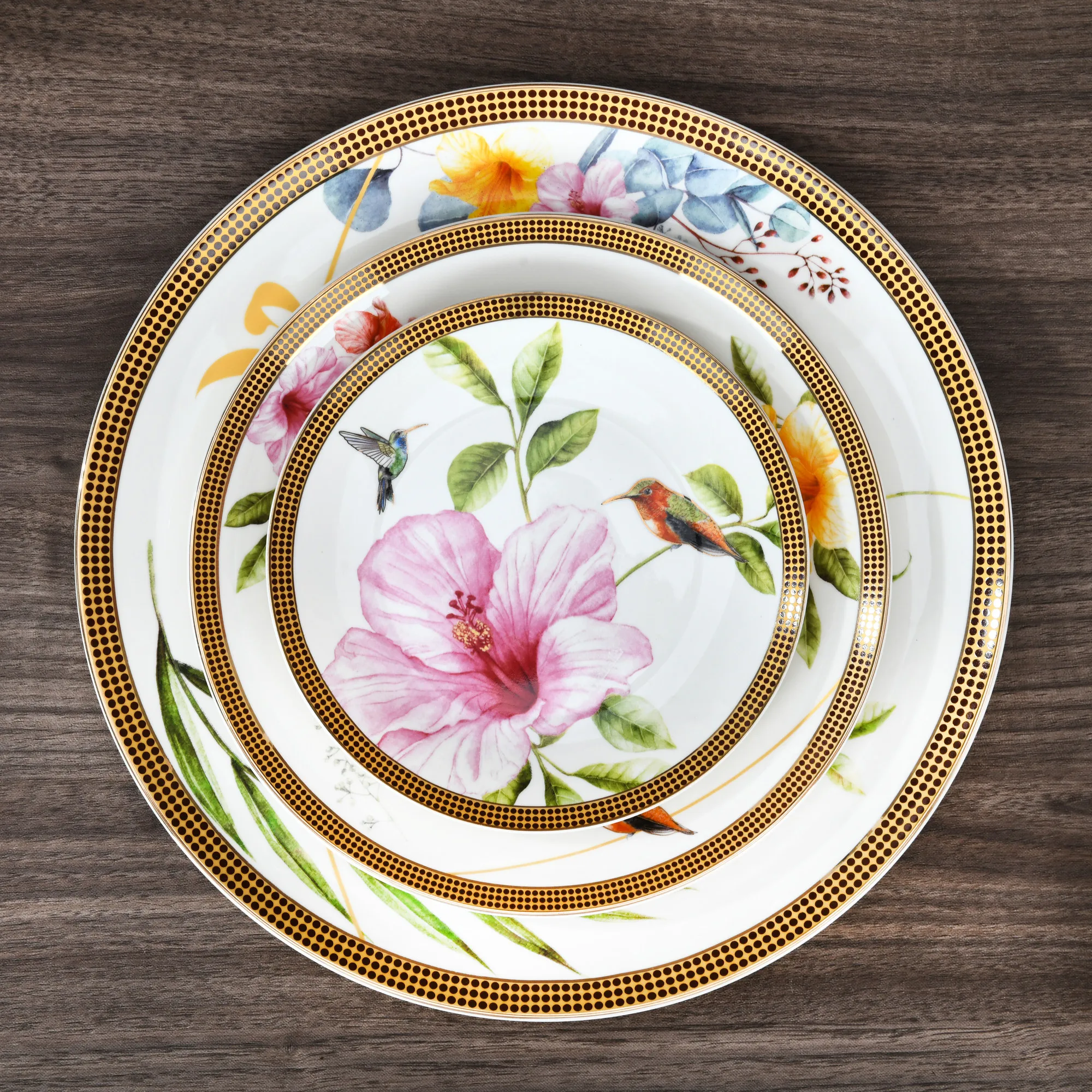 Fine Bone China Luxury Dinnerware Sets Chinese Color Porcelain Ceramic Tableware Dishwasher Safe for Living & Dining