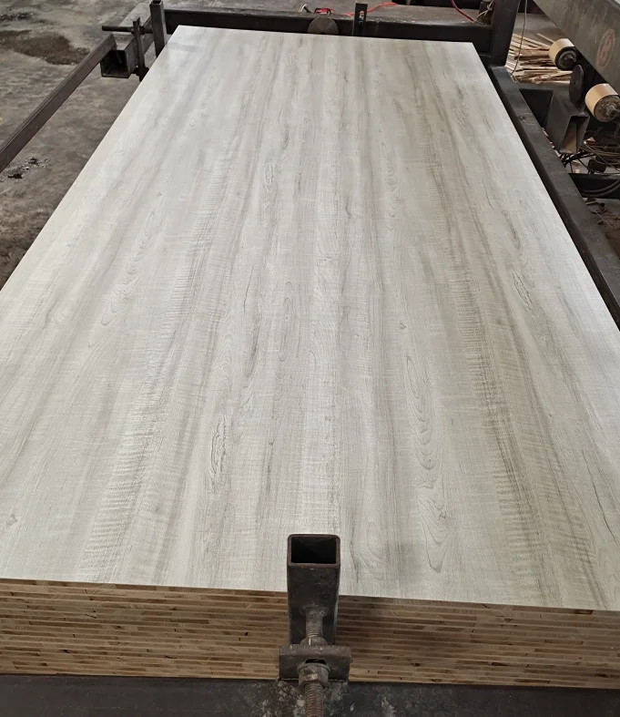 Falcata/pine core Melamine blockboard 18mm block board for furniture and kitchen cabinets making