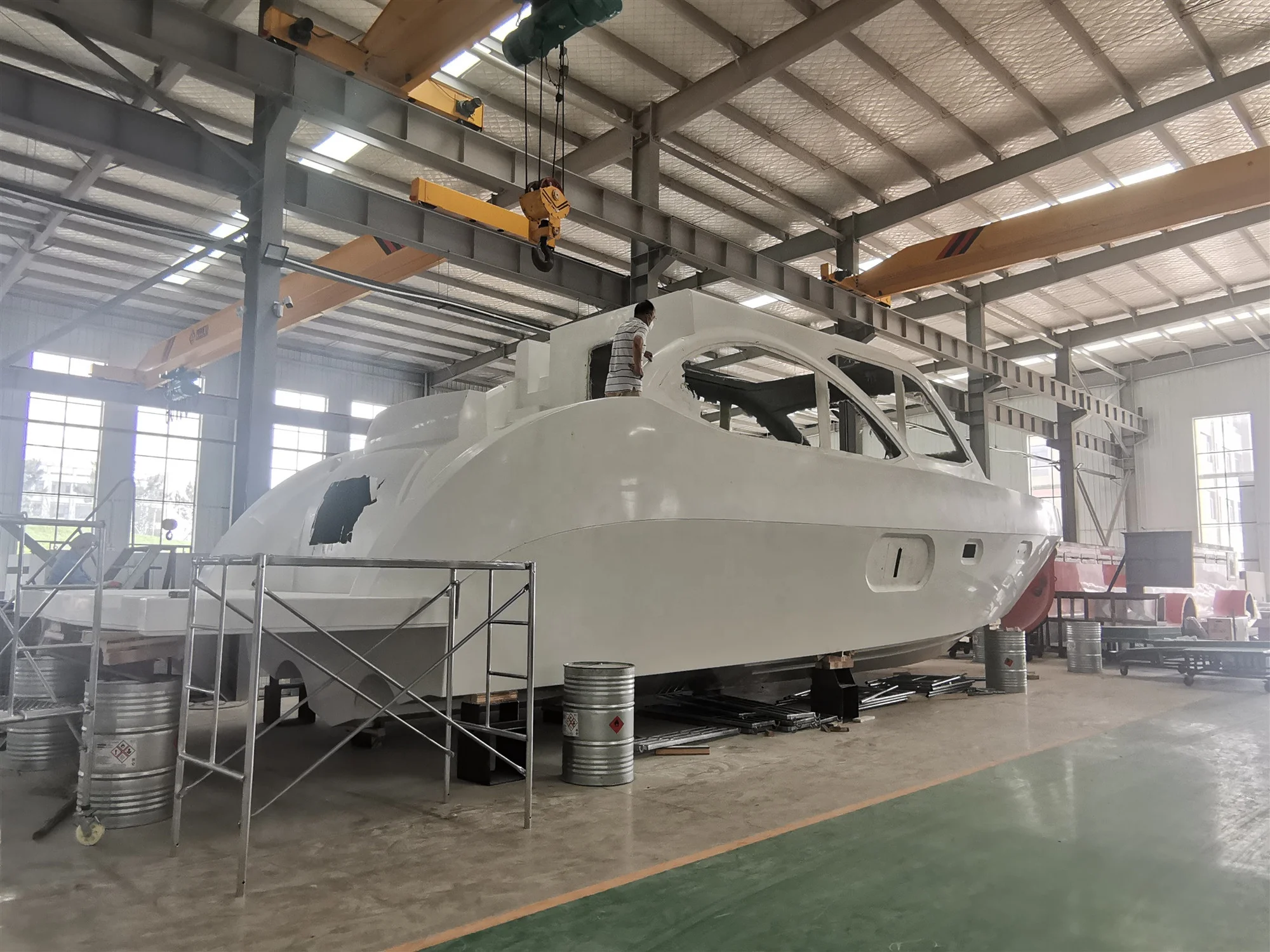 China 55.34ft fiberglass luxury speed yacht boat manufacturer