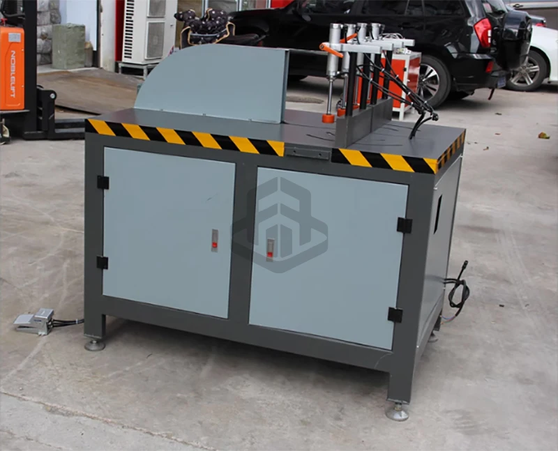 Станок для резки навесных стен большого алюминиевого профиля