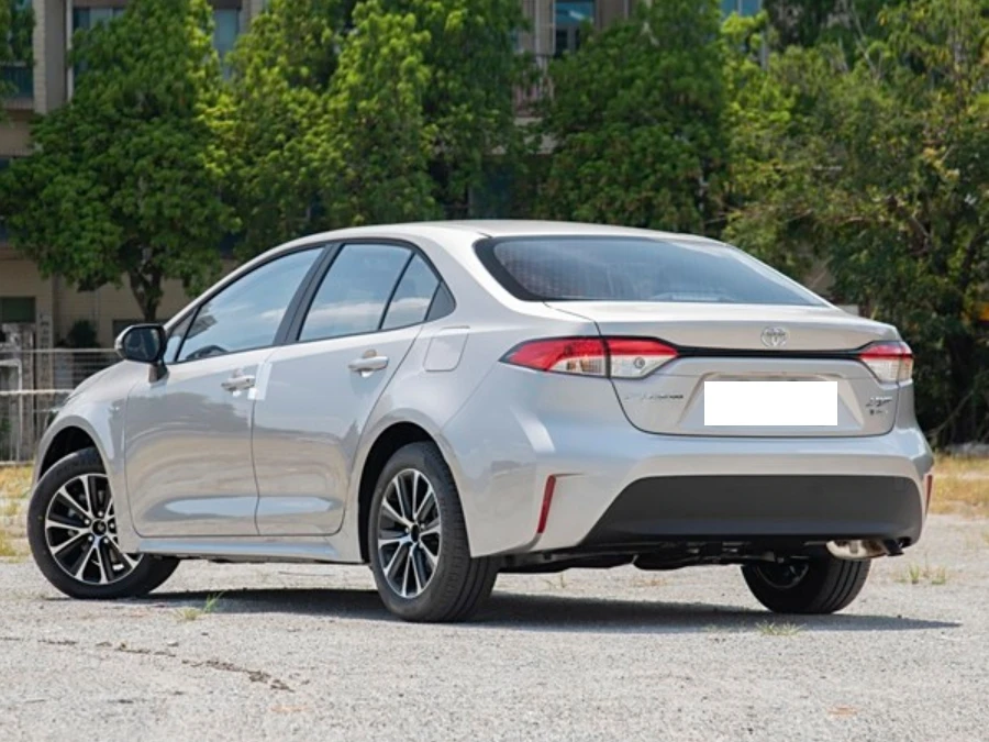 Прямая поставка с завода низкая цена автомобиль китайский GAC Toyota LEVIN 2024 модель 1 8 л ведущая версия