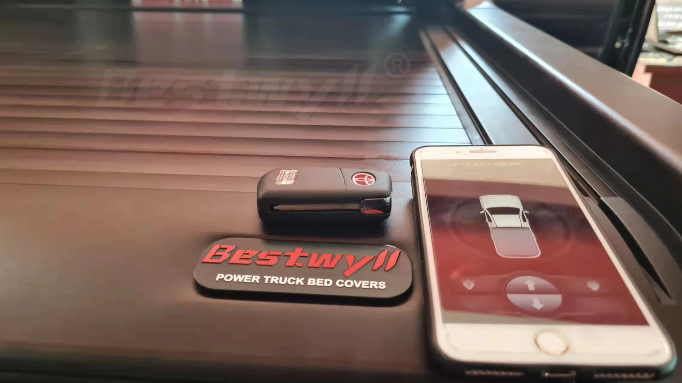 BESTWYLL 4X4 Hard Roller Lid Aluminum Retractable Pickup Truck Bed Electric Roll Up Tonneau Cover For Toyota Hilux Rocco E-F04