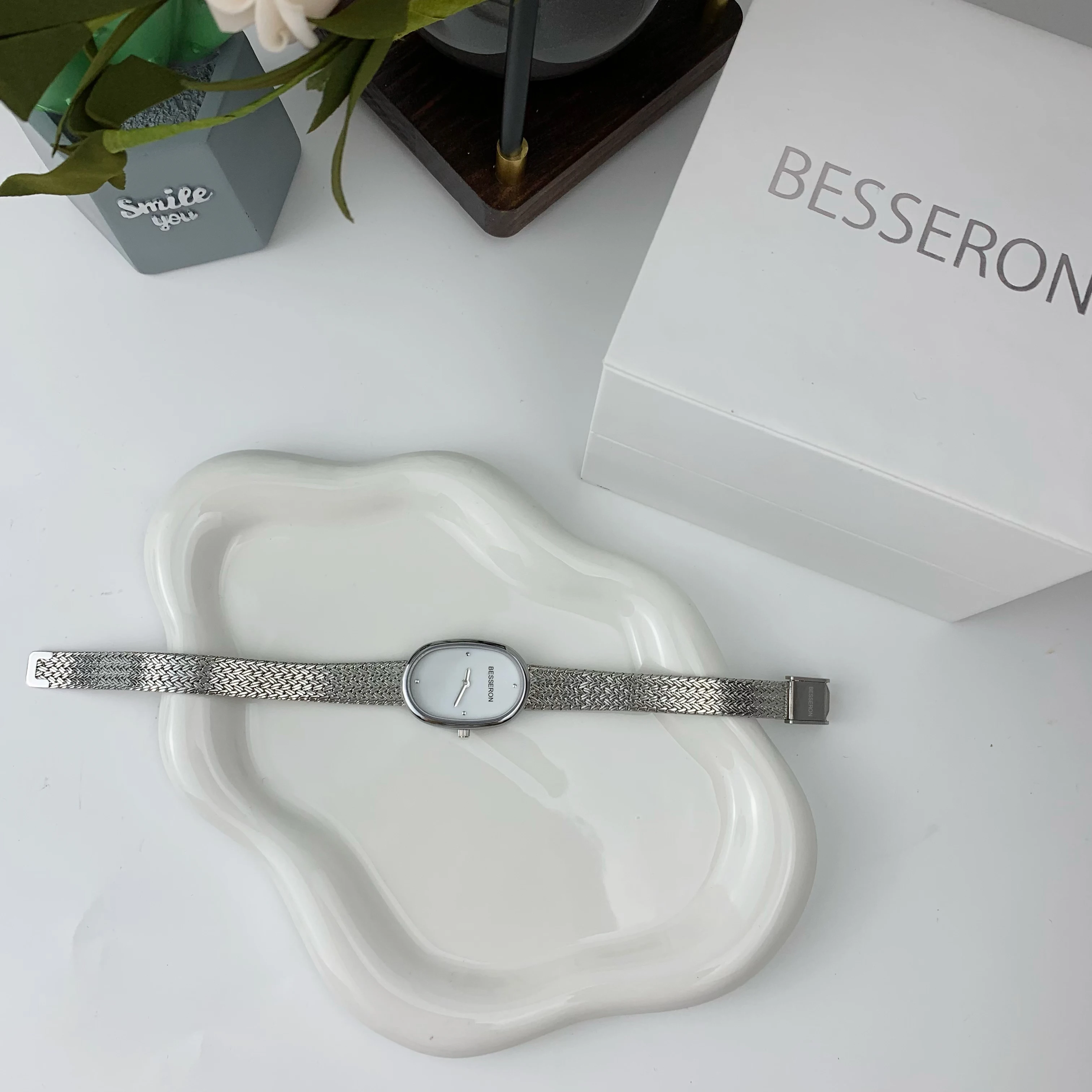 Customizable Bracelets Women Watch Oval Luxury Stainless Steel Quartz Watch 18K Gold Plating Jewelry Ladies Watch