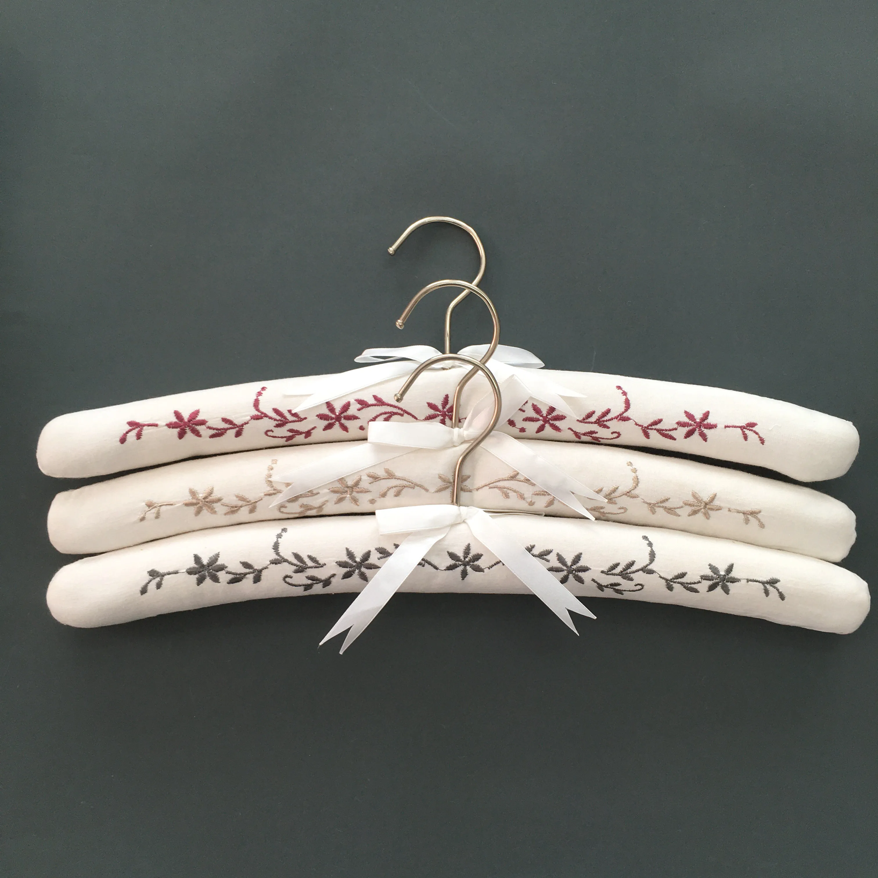 Factory Direct Sale Antislip Coat Hanger