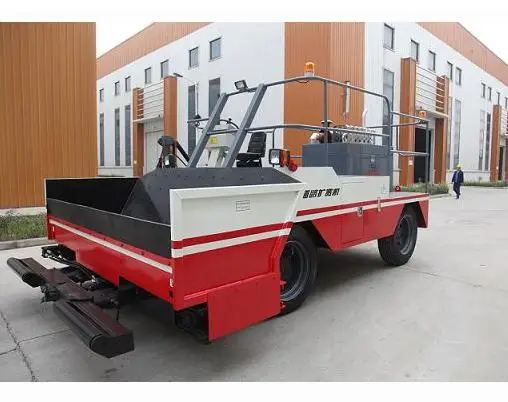 High power engine  0.4m~1.8m Working Width 1.8m3Hopper Capacity Self-propelled Road Widening Machine