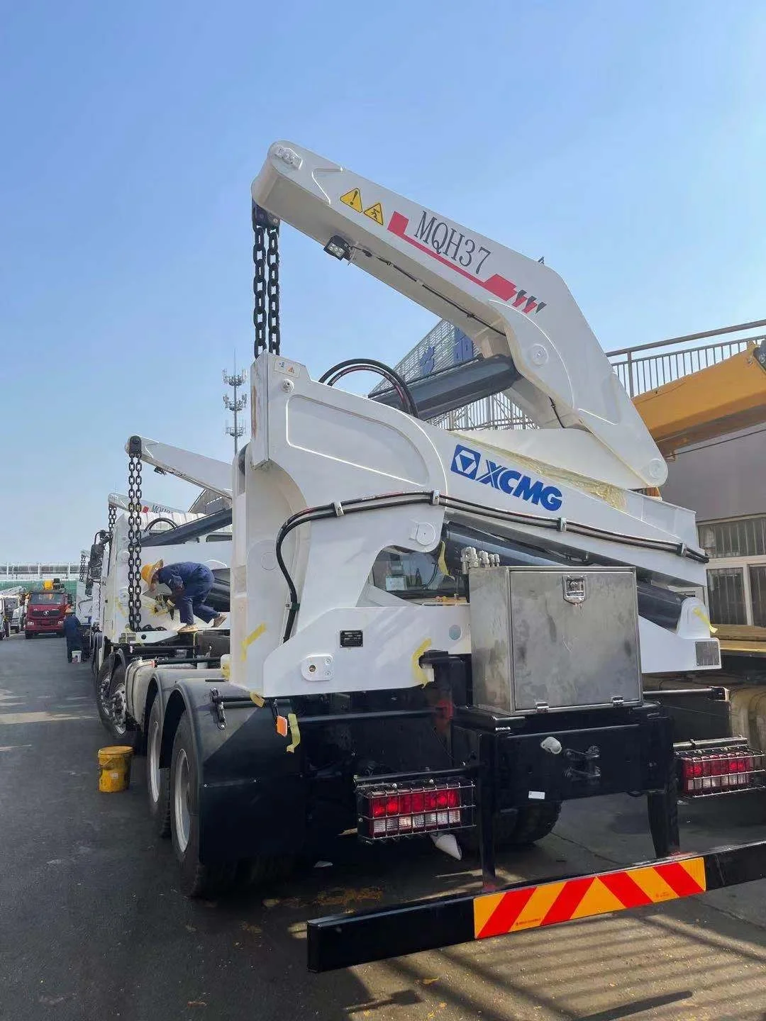 Лидер продаж 2021, высококачественные грузовики с боковым подъемником 8*4 CAMC