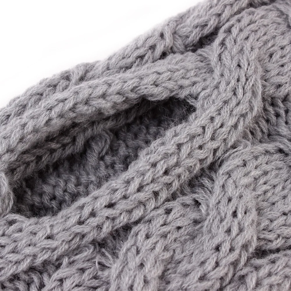 2024 Newly Launched Christmas Fluffy Warm Pet Clothes Custom Design with Fabric that is Pet-Friendly