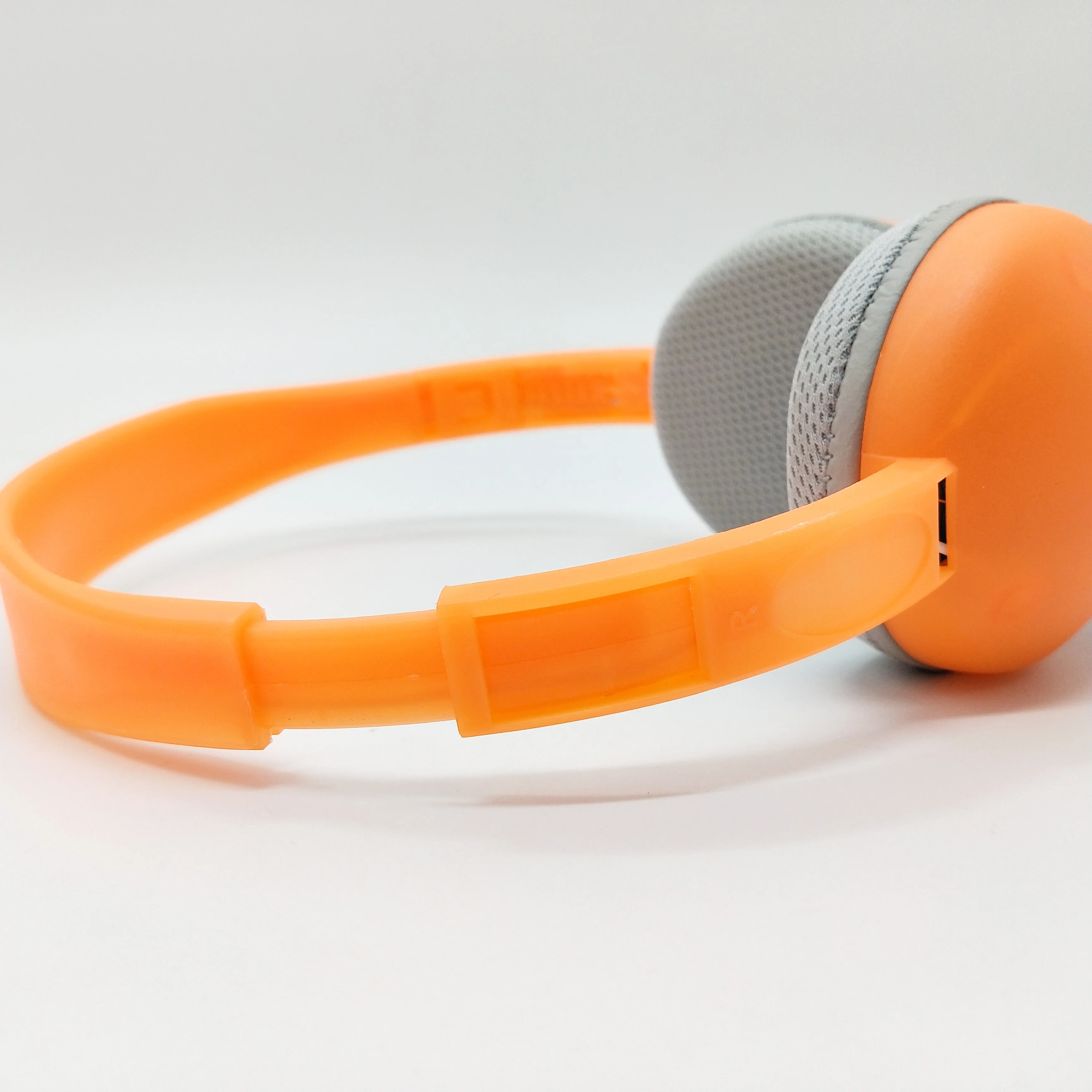 
Wholesale Universal 3.5mm Plug Colorful Cheap Children Wire headphone for Promotional Gifts 