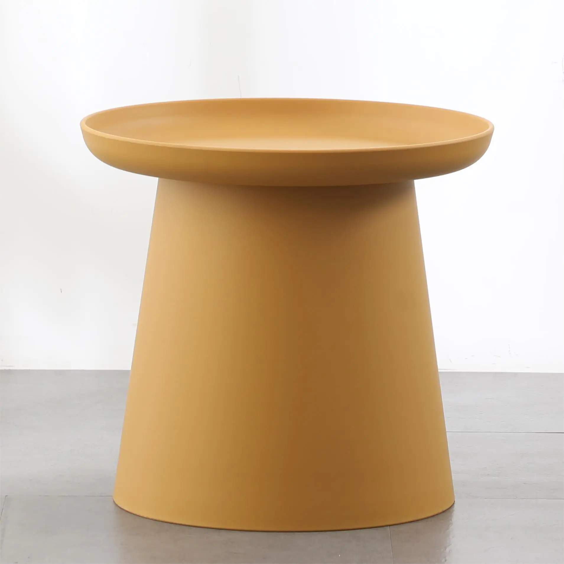 China Manufacturer Outdoor Home Plastic White Small Living Room Round End Side Table for Living Room