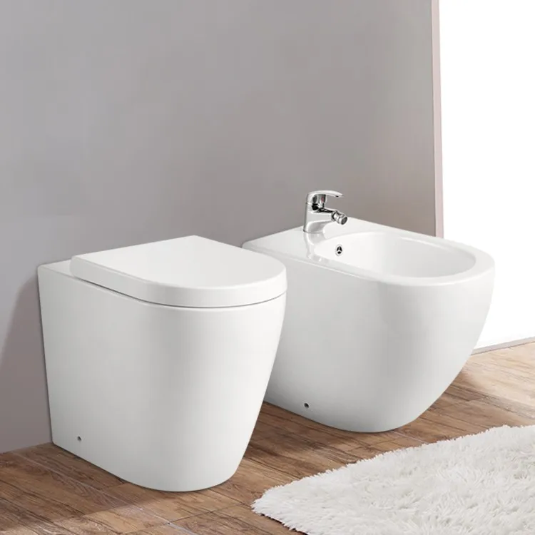 Набор санитарной посуды в минималистичном стиле для ванной комнаты