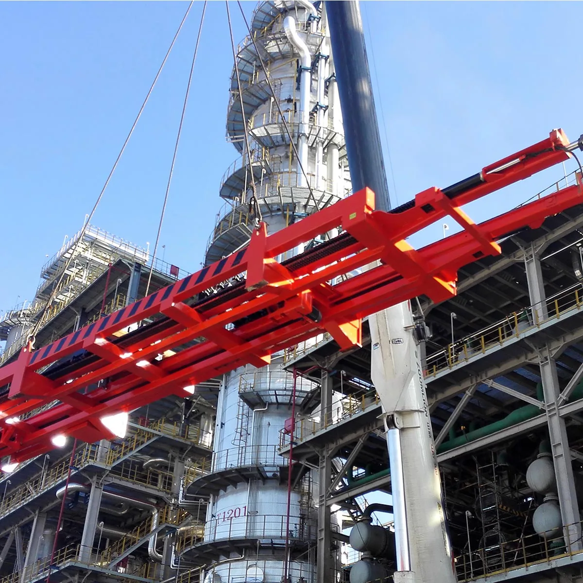 Chain driven heat exchanger upper air emplacement machine SD220-12D 65 ton max. force 12m pipe length