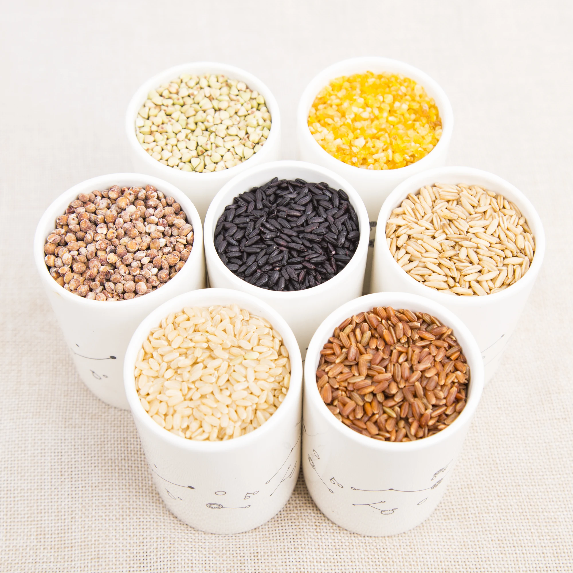 red color rice brown black white rice barley buckwheat delicious porridge for people