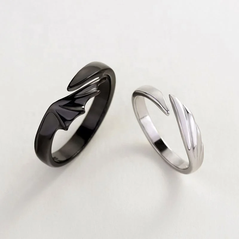 Wholesale Couple Jewelry Angel Demon Wing Lover Ring Black and White Wings for Men Women Fashion Carving Adjustable