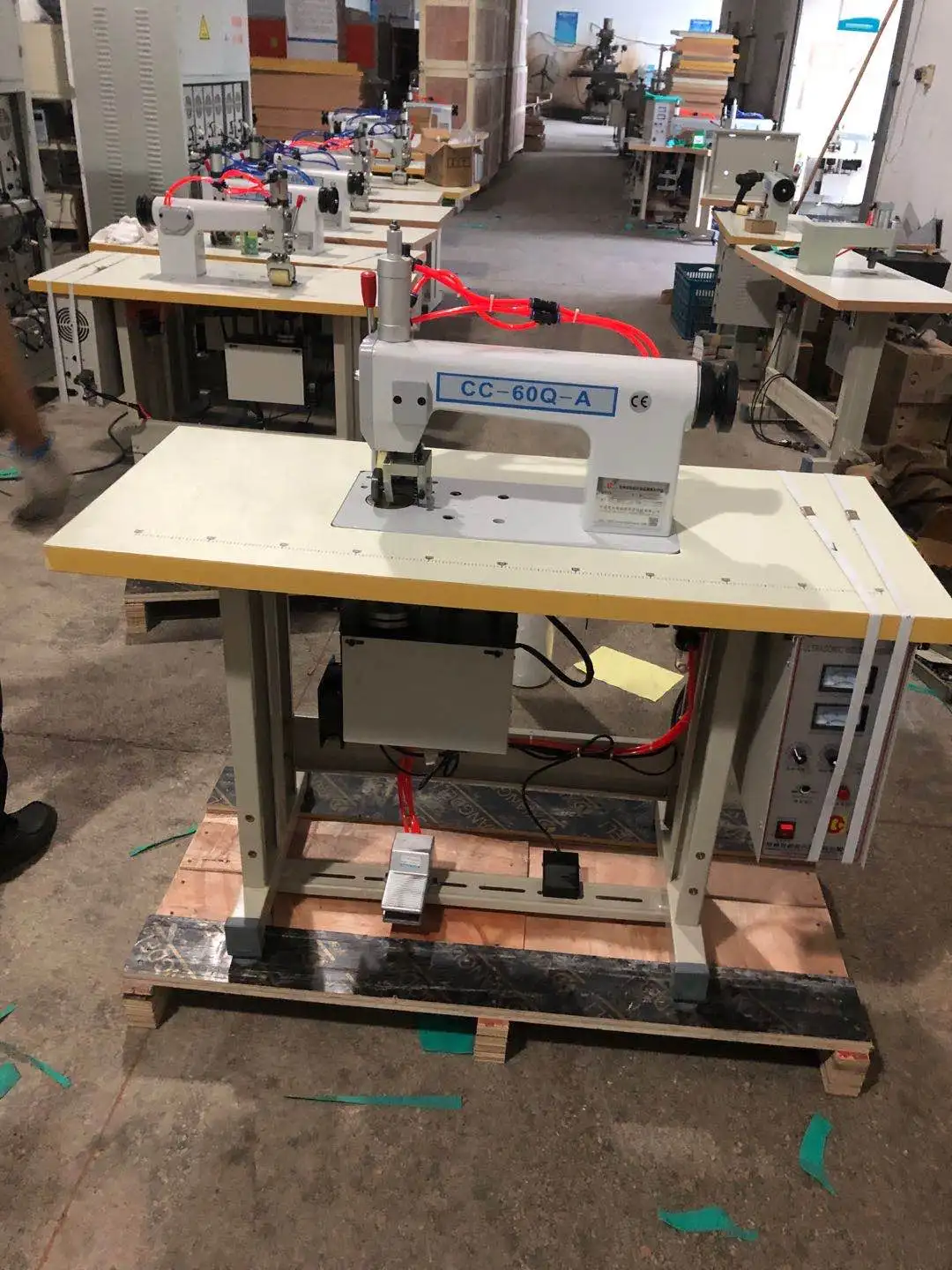 China double motor ultrasonic lace making machine for fabric flower making