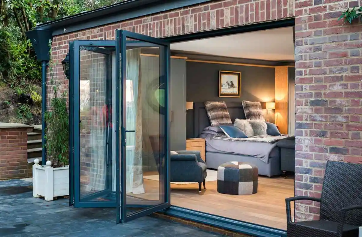 Modern Energy-Efficient Pocket Folding Door System Aluminium Alloy Foldable Steel Villa Entry Finished Surface Exterior