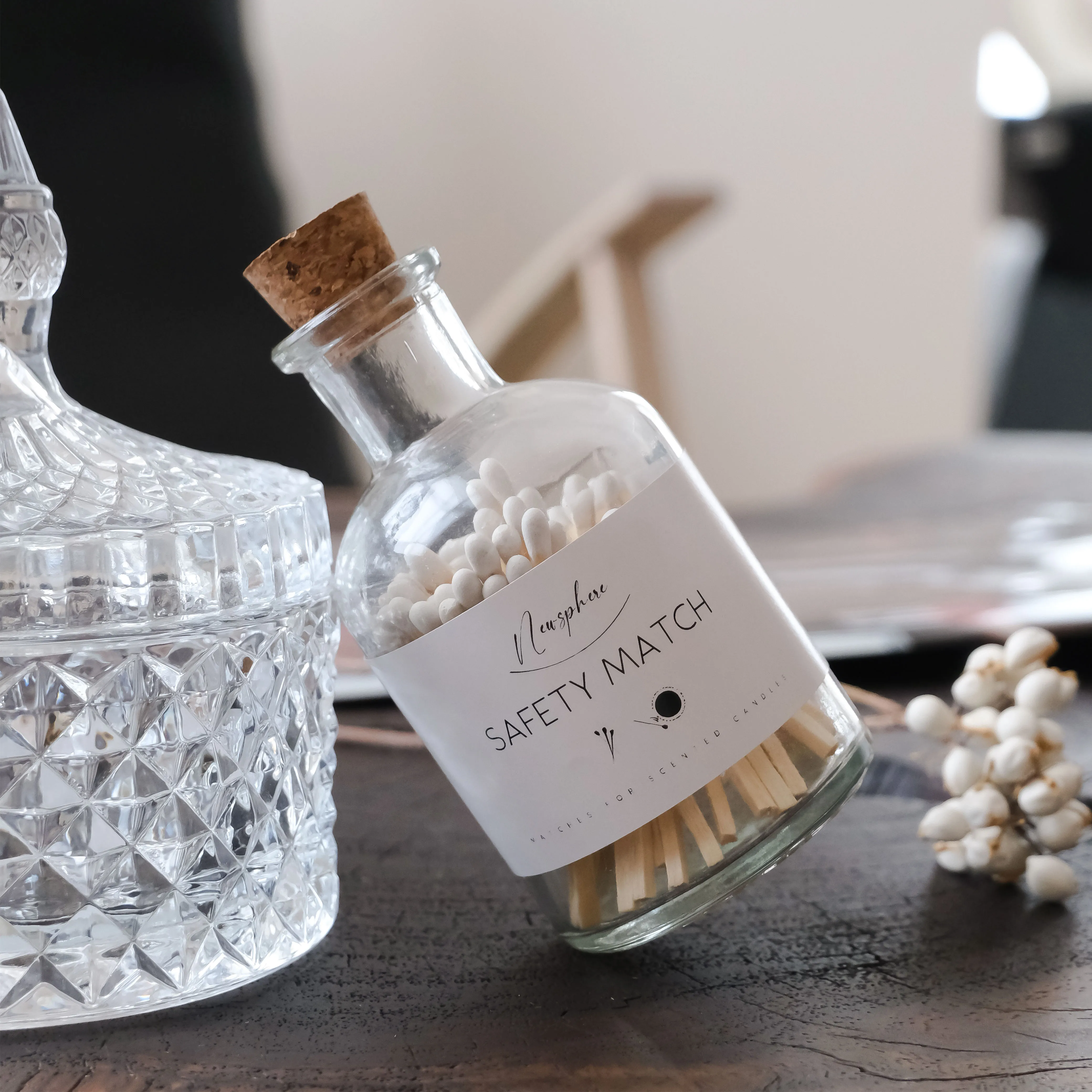 Красивые спички палочки в стеклянной банке