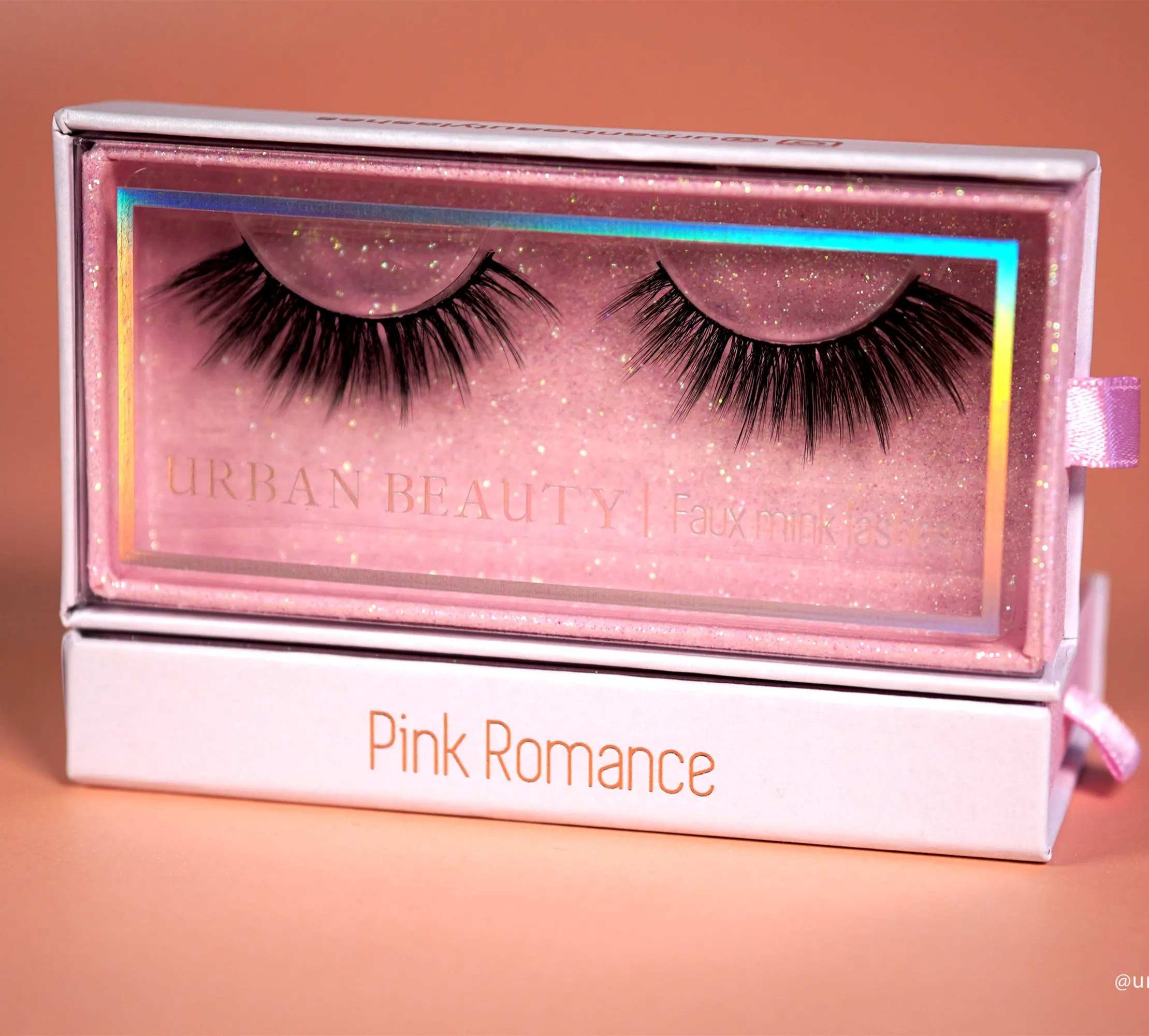 
Wholesale large size eyelash package Natural magnetic lashes vendor 5D 25Mm Mink Eyelashes packaging big box 