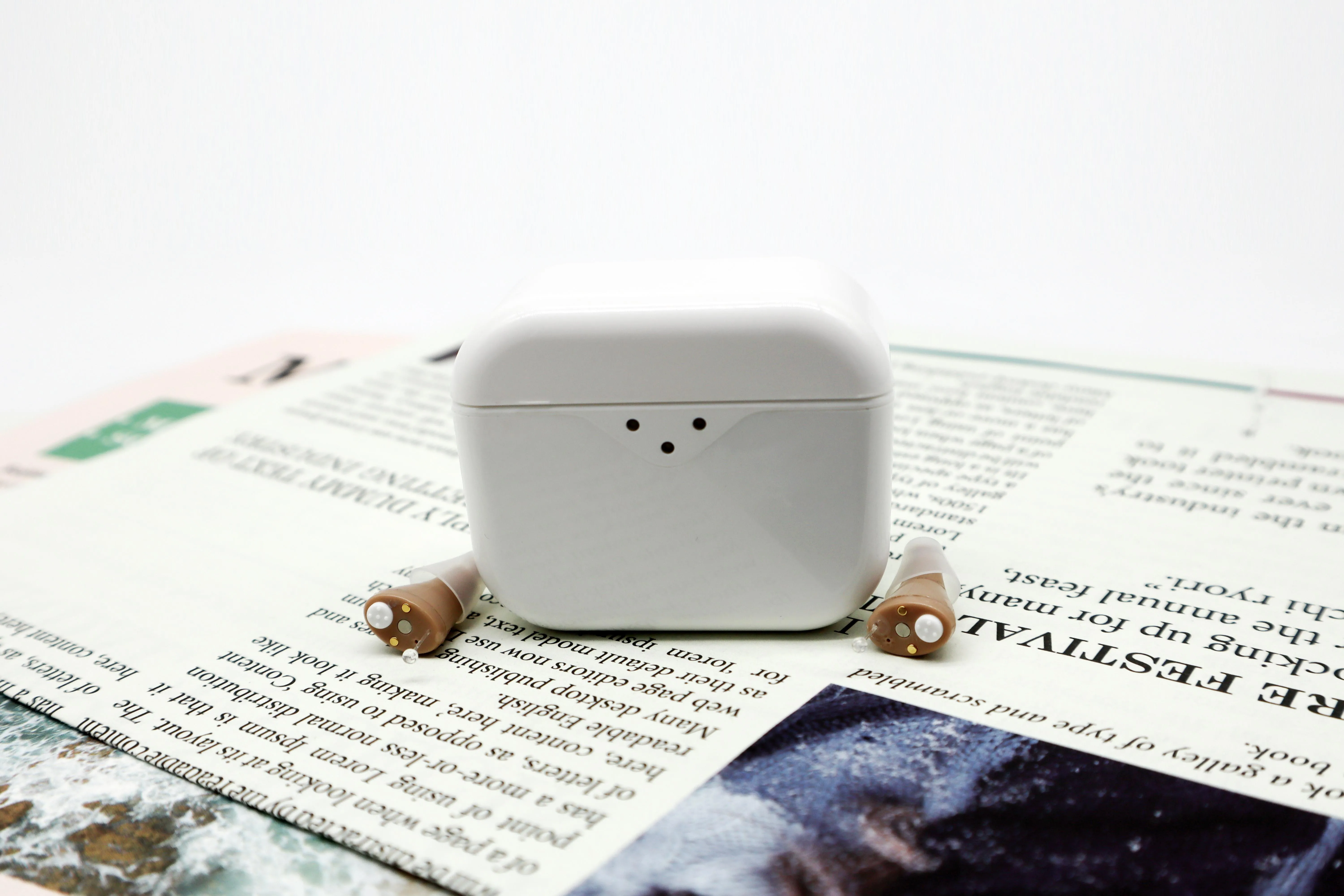 High quality old man phonak hearing aid earphone for hearing loss mini invisible 16 channels hearing aids digital programmable