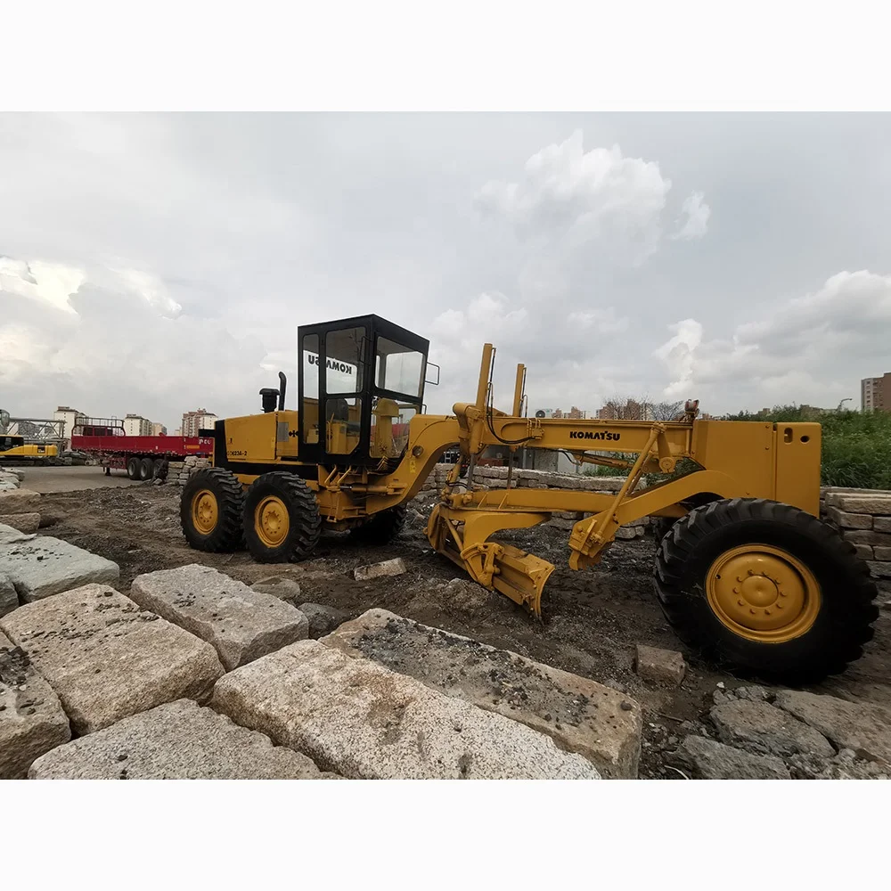 Б/у автогрейдер Komatsu GD623
