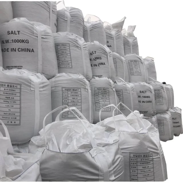 White  Flakes Calcium Chloride snow melting agent in Chloride