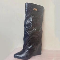 Ins Hot Spring Winter Great Quality Crocodile Print Upper Shoes Booty Knee High Pointy Toe Over-lay Side Zip Women Boots 43