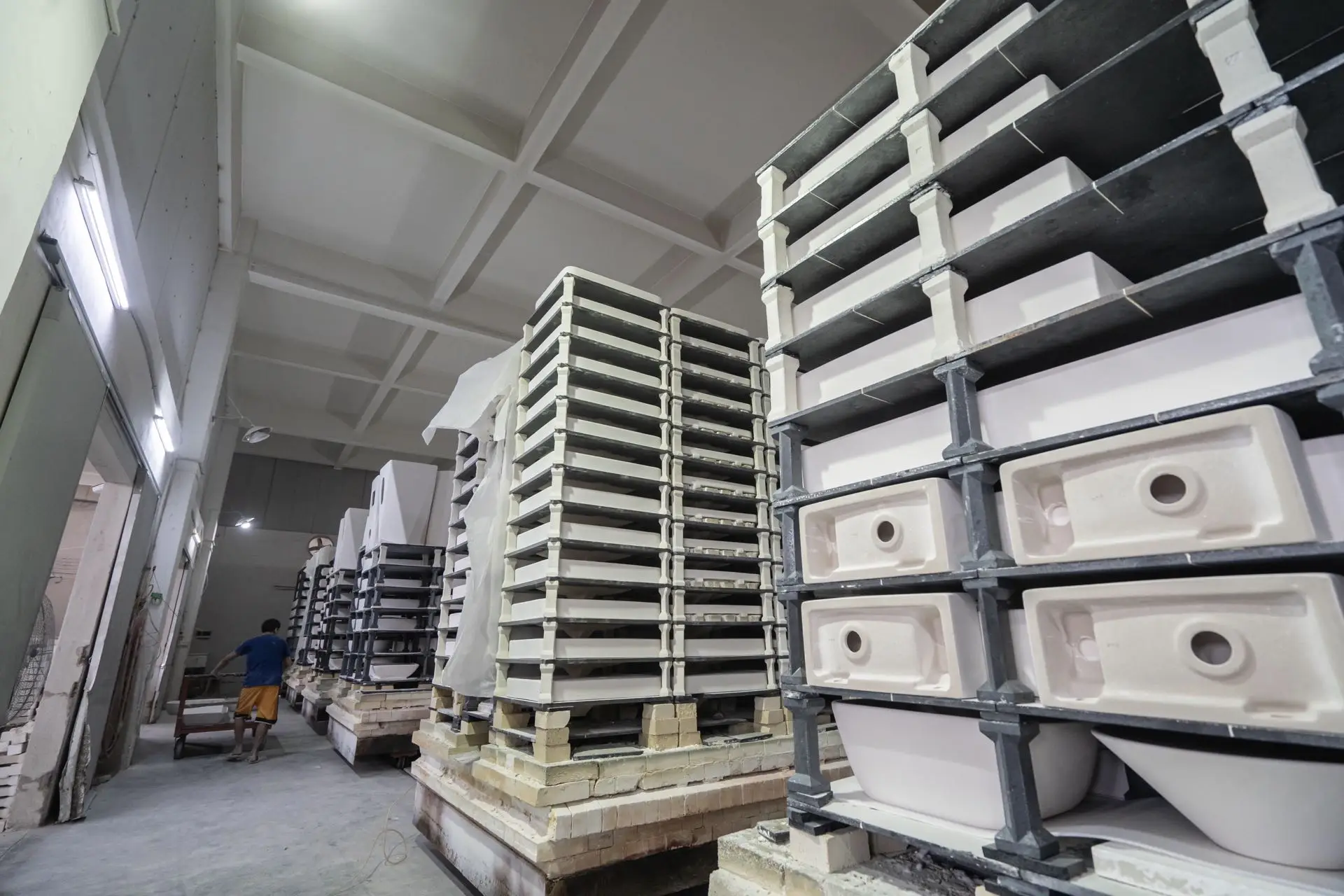 Classic vasque lavabo Hotel Item Counter Top Ceramic Wash Basin Round Vessel Bathroom Sink