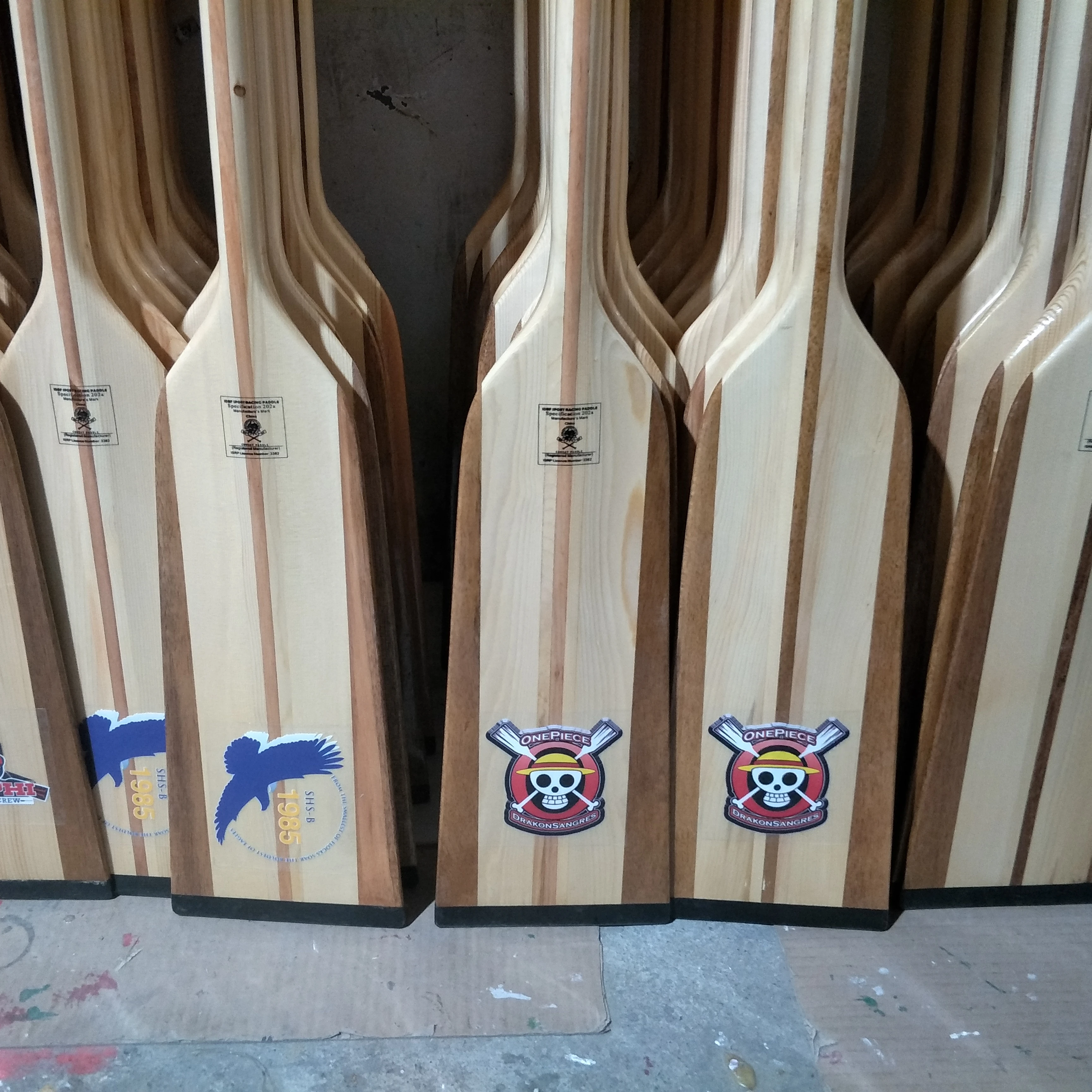 China RUI wood paddle boarding paddle accessories use for rivers and lakes