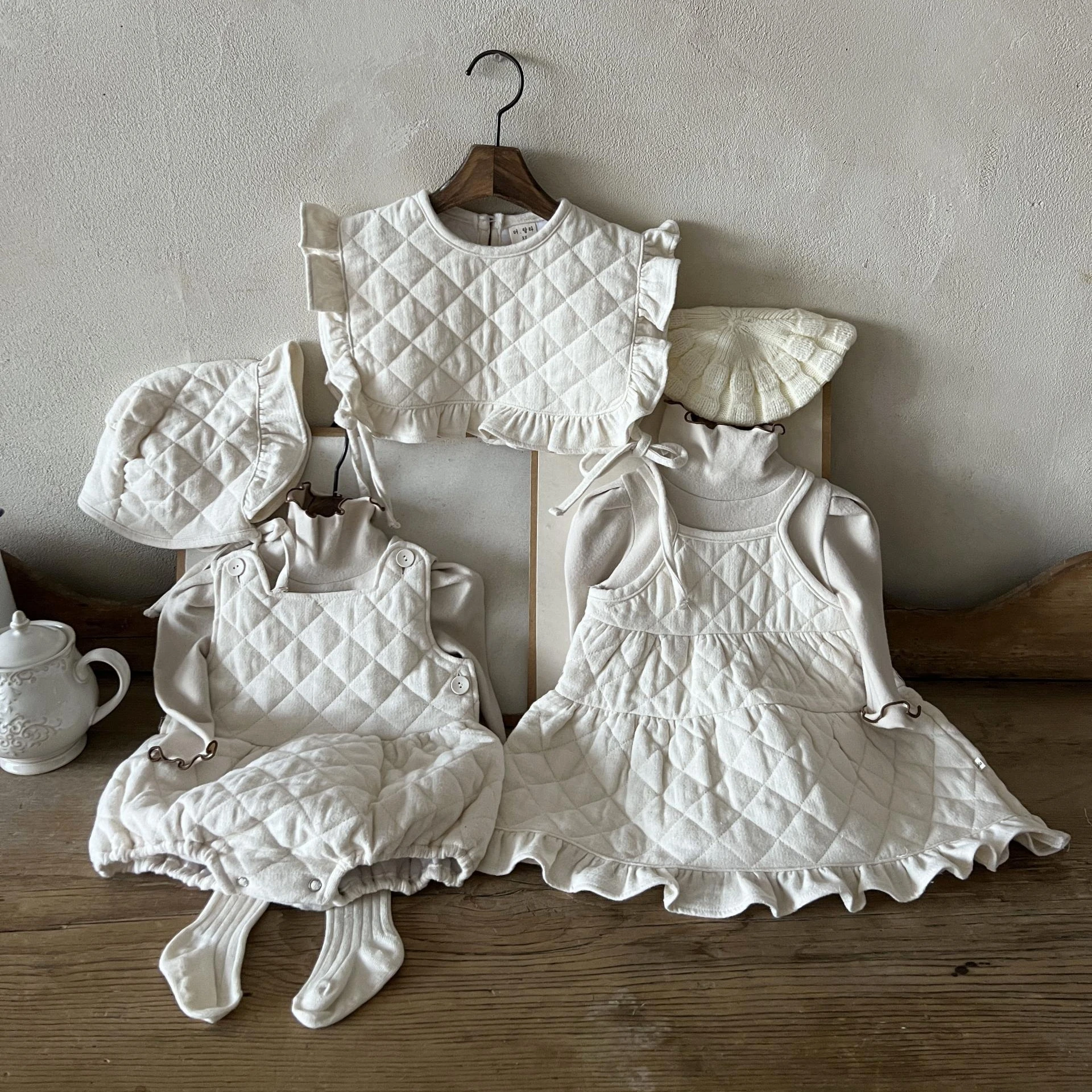 wholesale Winter online store new design newborn baby solid custom cotton jumpsuit toddler 0-2T sleeveless high quality rompers