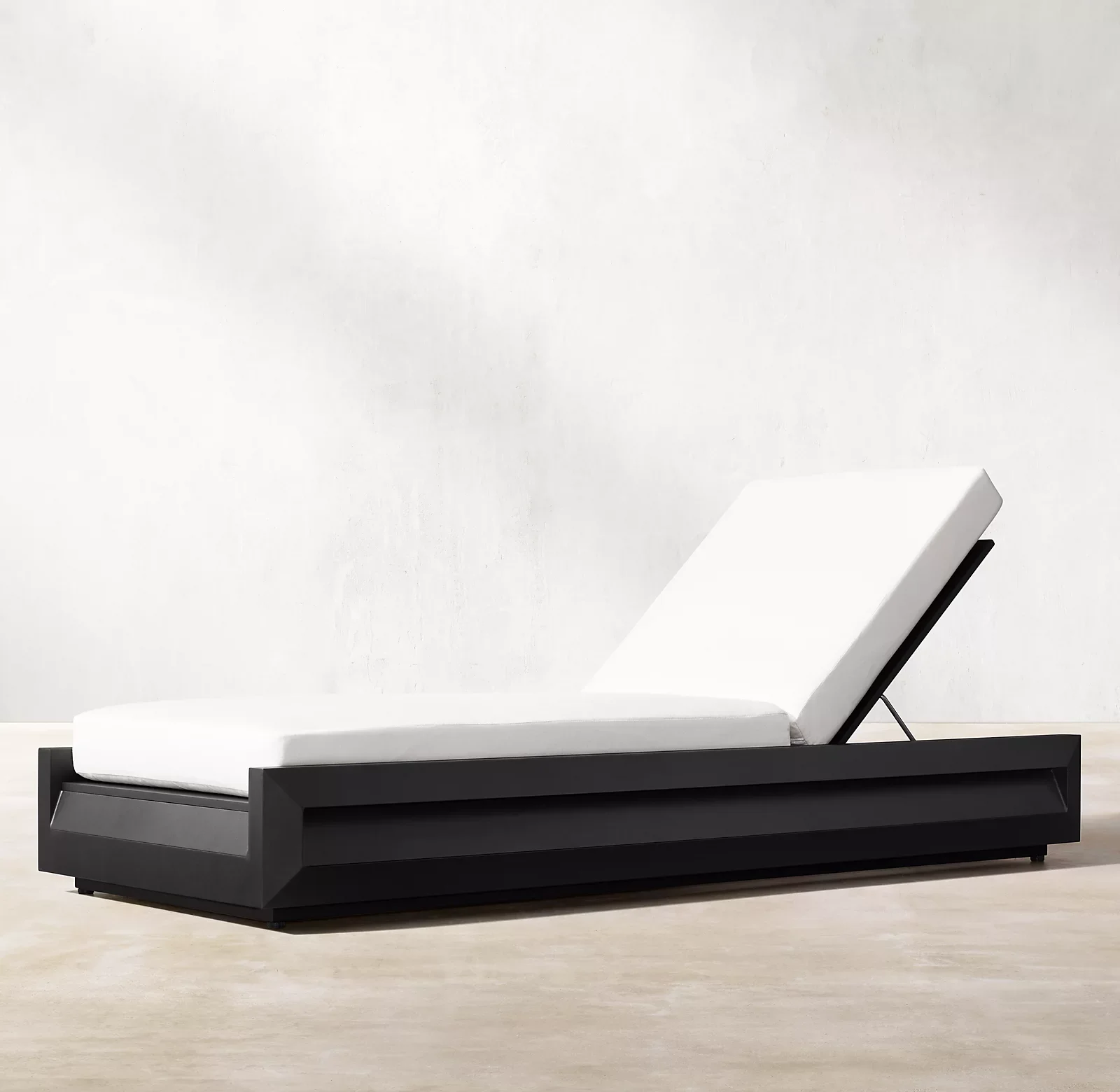 Luxury Metal Poolside Chaise Lounge Hotel Outdoor Leisure Aluminum Beach Sun Lounger