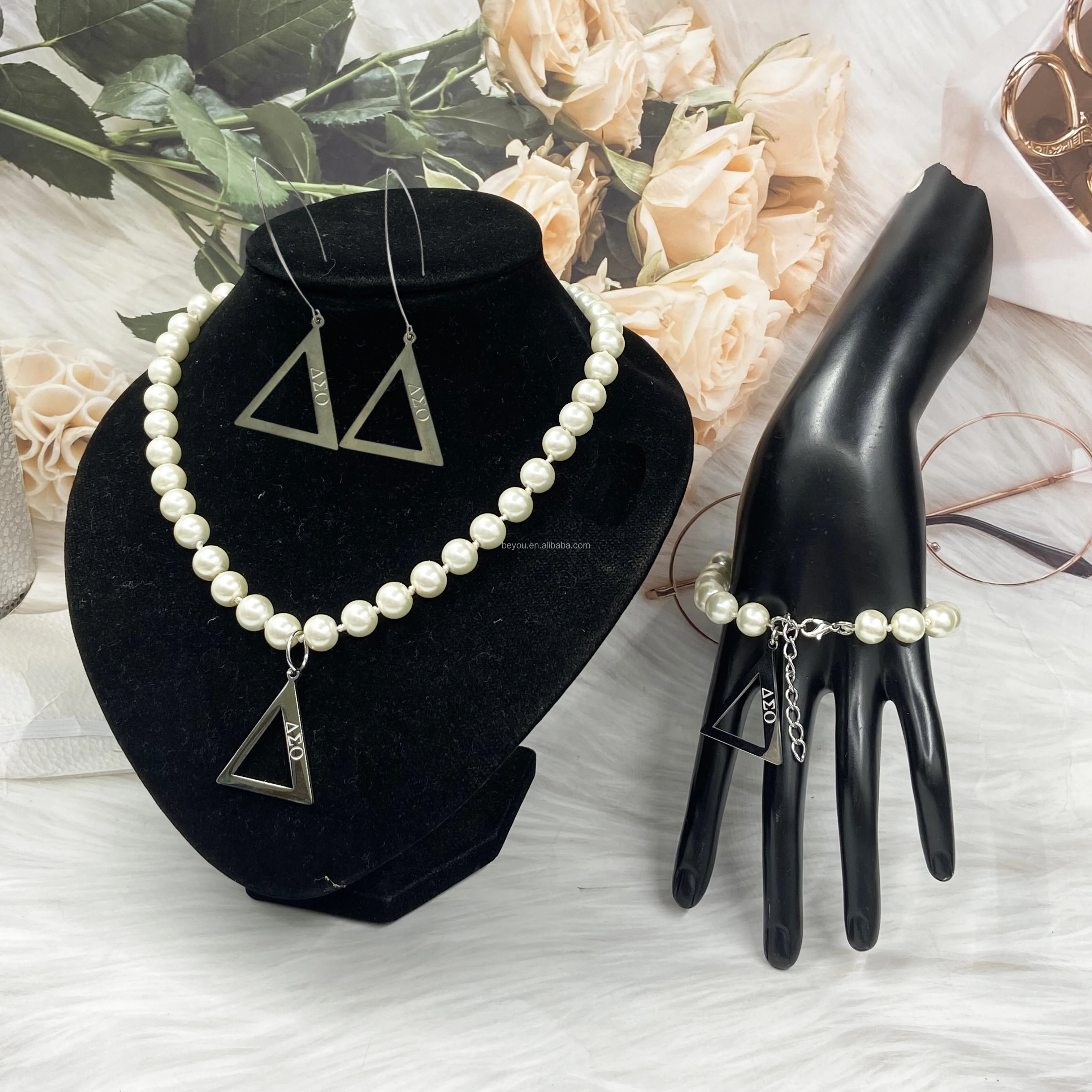 DST Inspiration Red Triangle Pyramid Delta Sorority Diamond Life Long Drop Earrings for Female Meeting Party Jewelry Gift