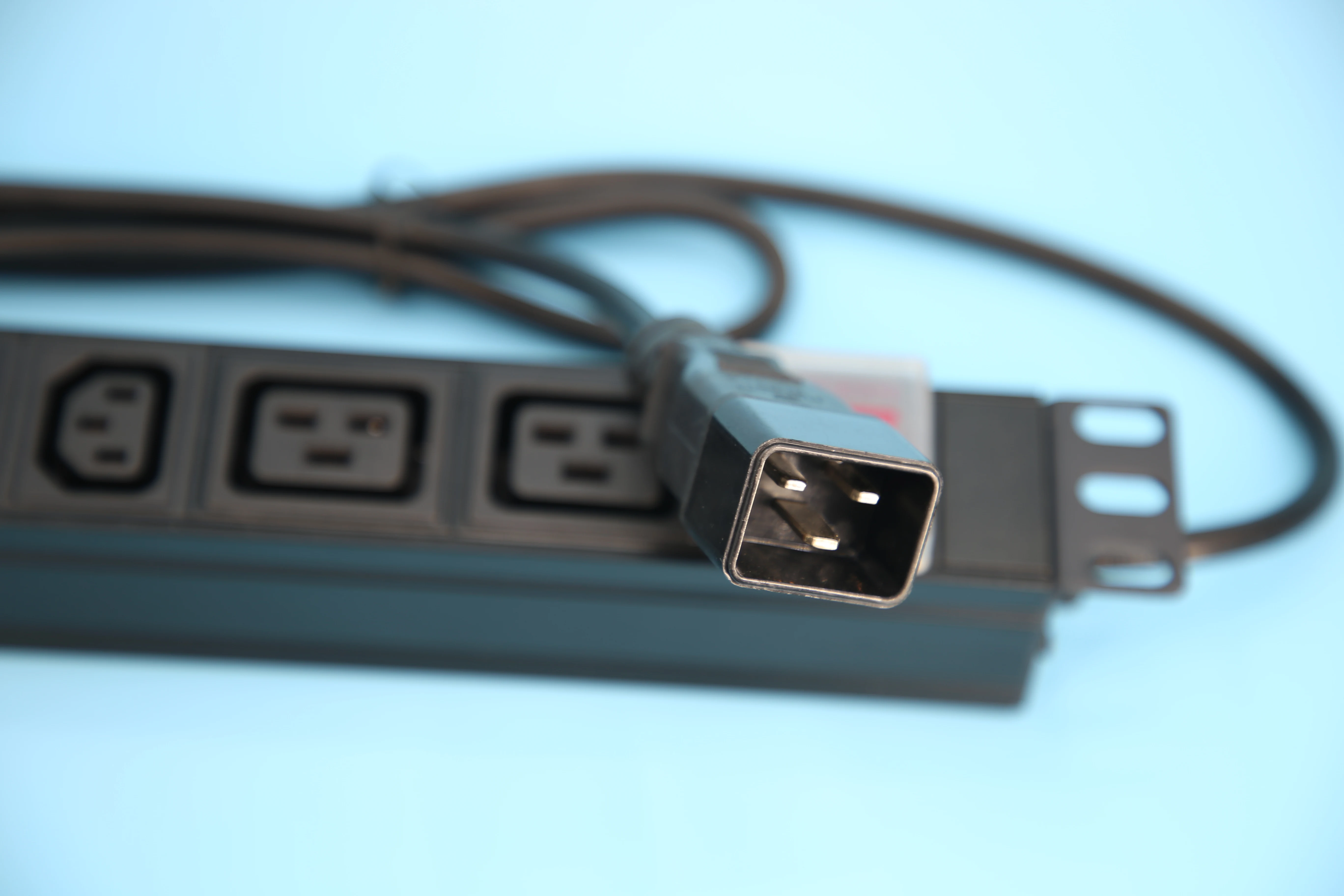 19 inch 1u 250V 16A 8 ways intelligent rack pdu  c13