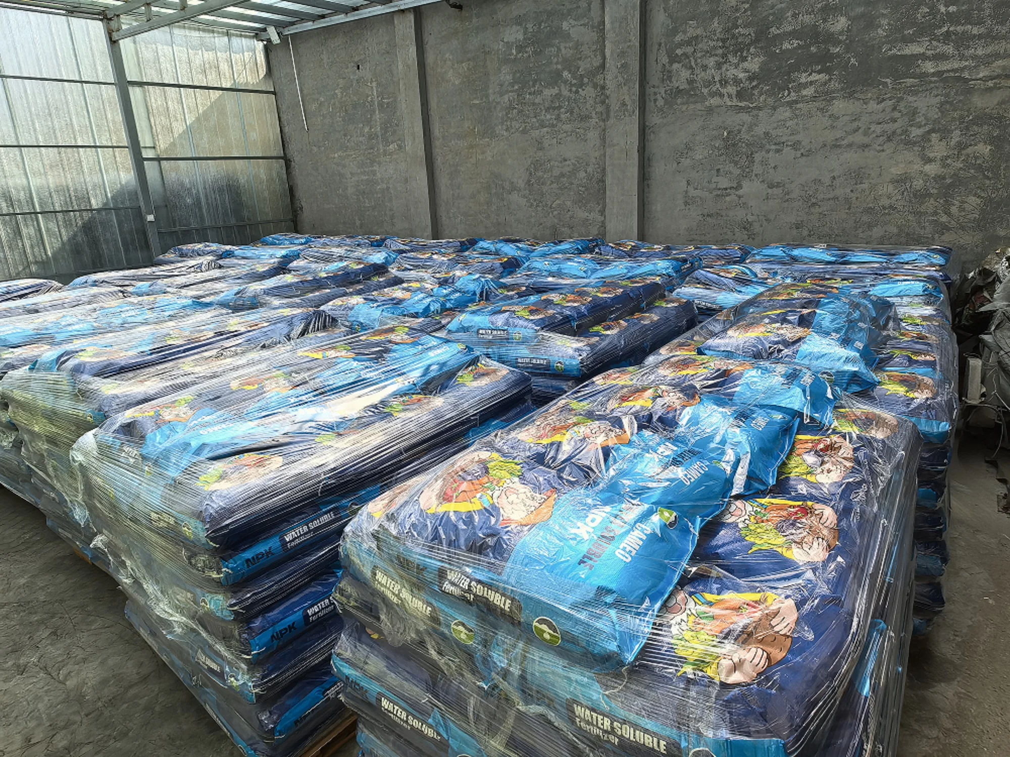 CAMEO NPK Granular Water Soluble Fertilizer Compound Fertilizer For Plant Growth