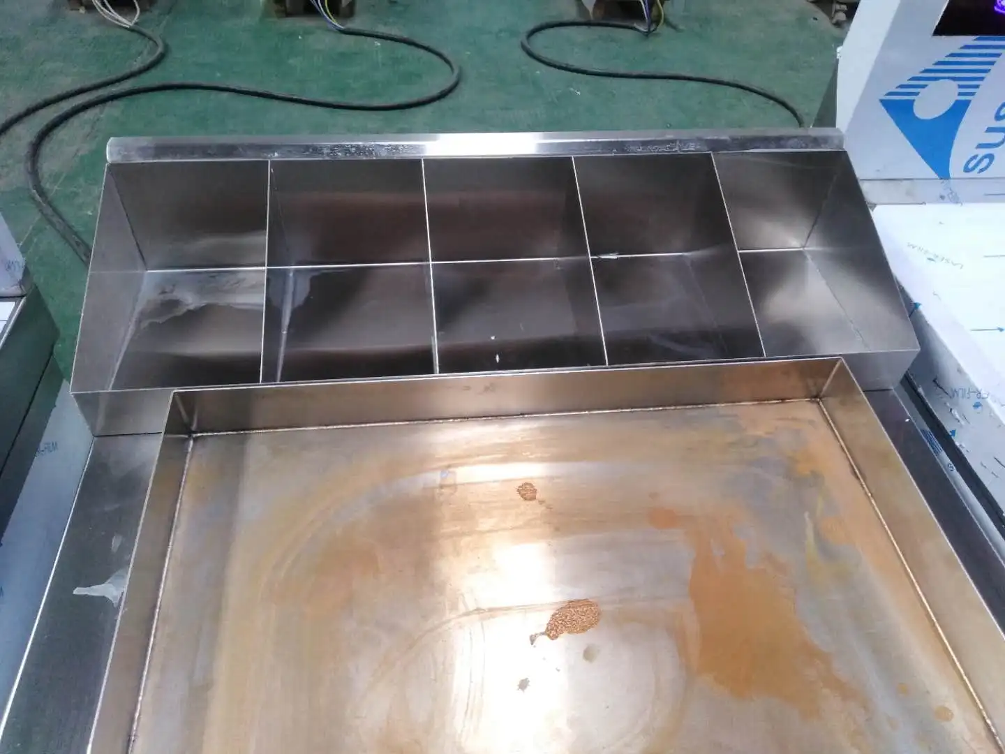 8KW Upright Commercial Cast Iron Induction Flattop Griddle Teppanyaki Grill for Restaurant