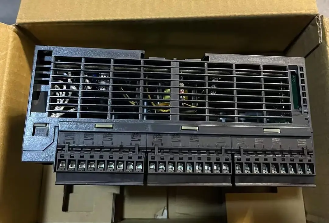 New and Original TM221C24R TM221C24T TM221C24U Schneiders TM221 PLC Programmable Logic Controller