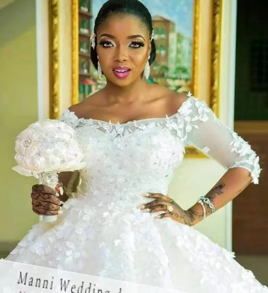 2023 Newest style wholesale price elegant lace plus size African wedding dress bridal wedding gown