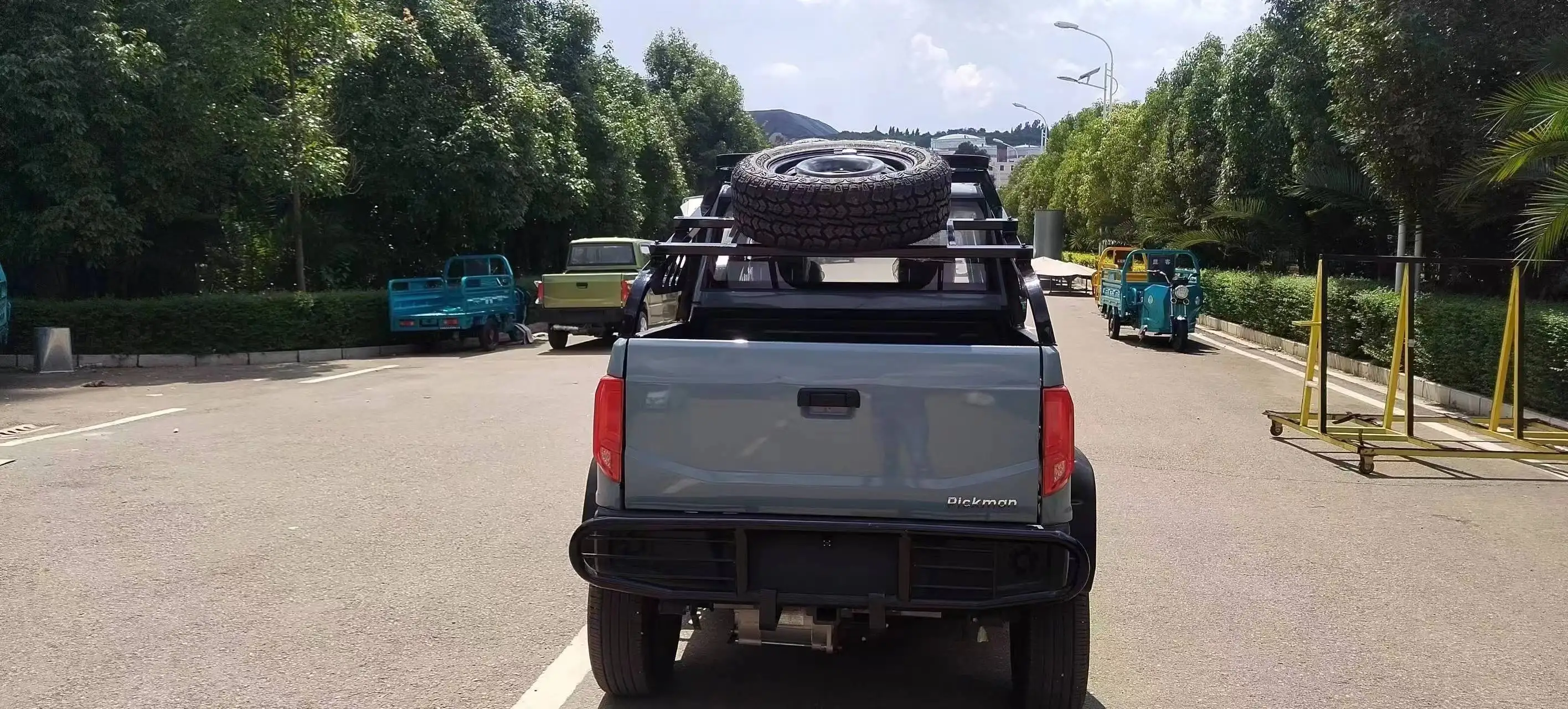 China New Car Light Truck Pickup Truck 4*2 Mini 4 Seat Electric Small Cargo for Goods