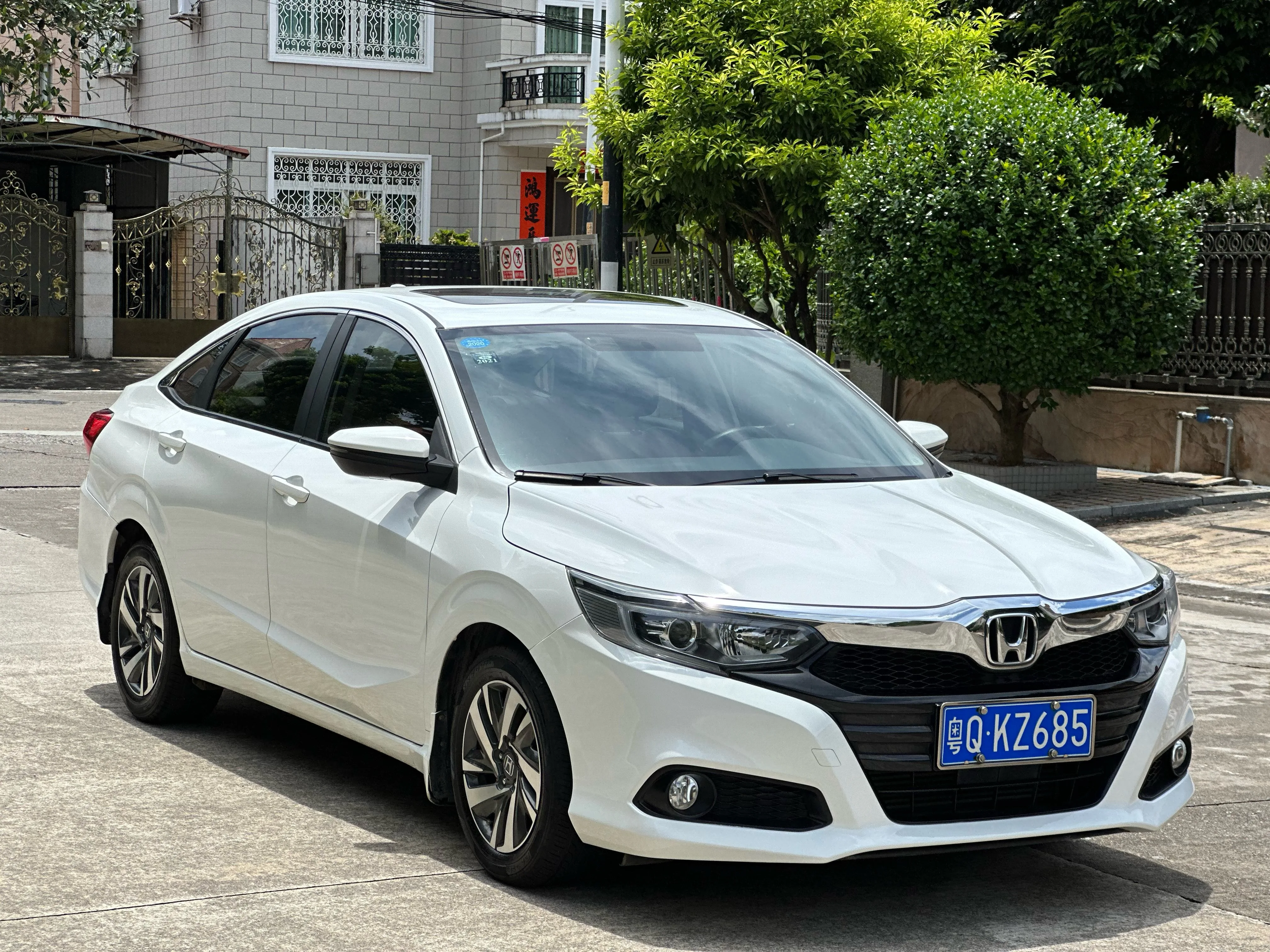 Высокое качество Подержанный автомобиль для продажи Honda Lampai 2019 180Turbo CVT Deluxe Edition