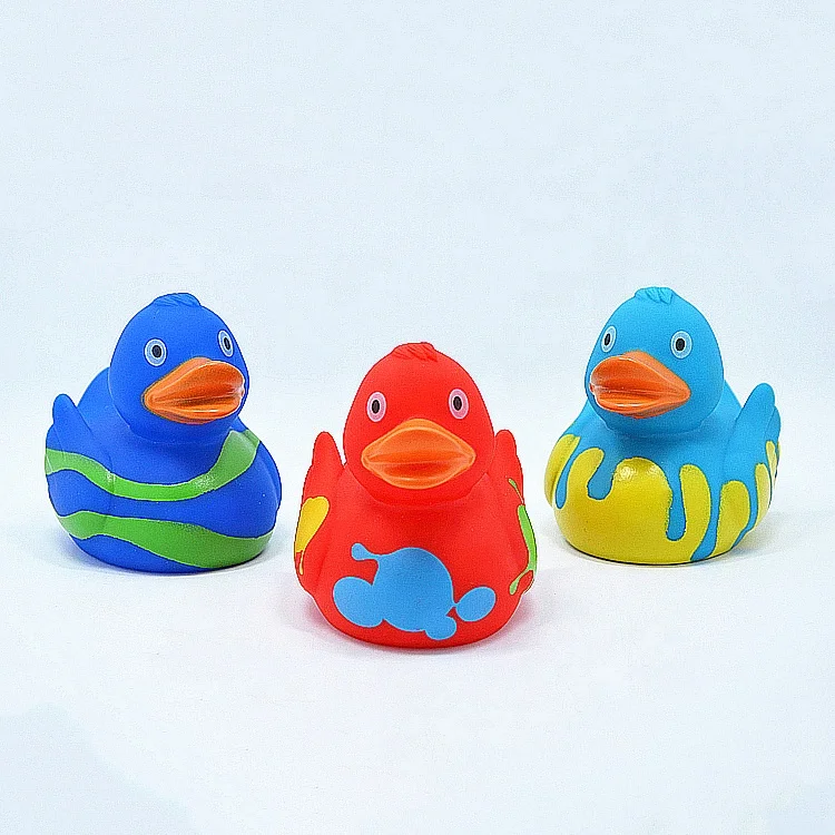 Wholesale Free Sample Squeeze Promotional Floating Customise Rubber Duck Bath Toy Set