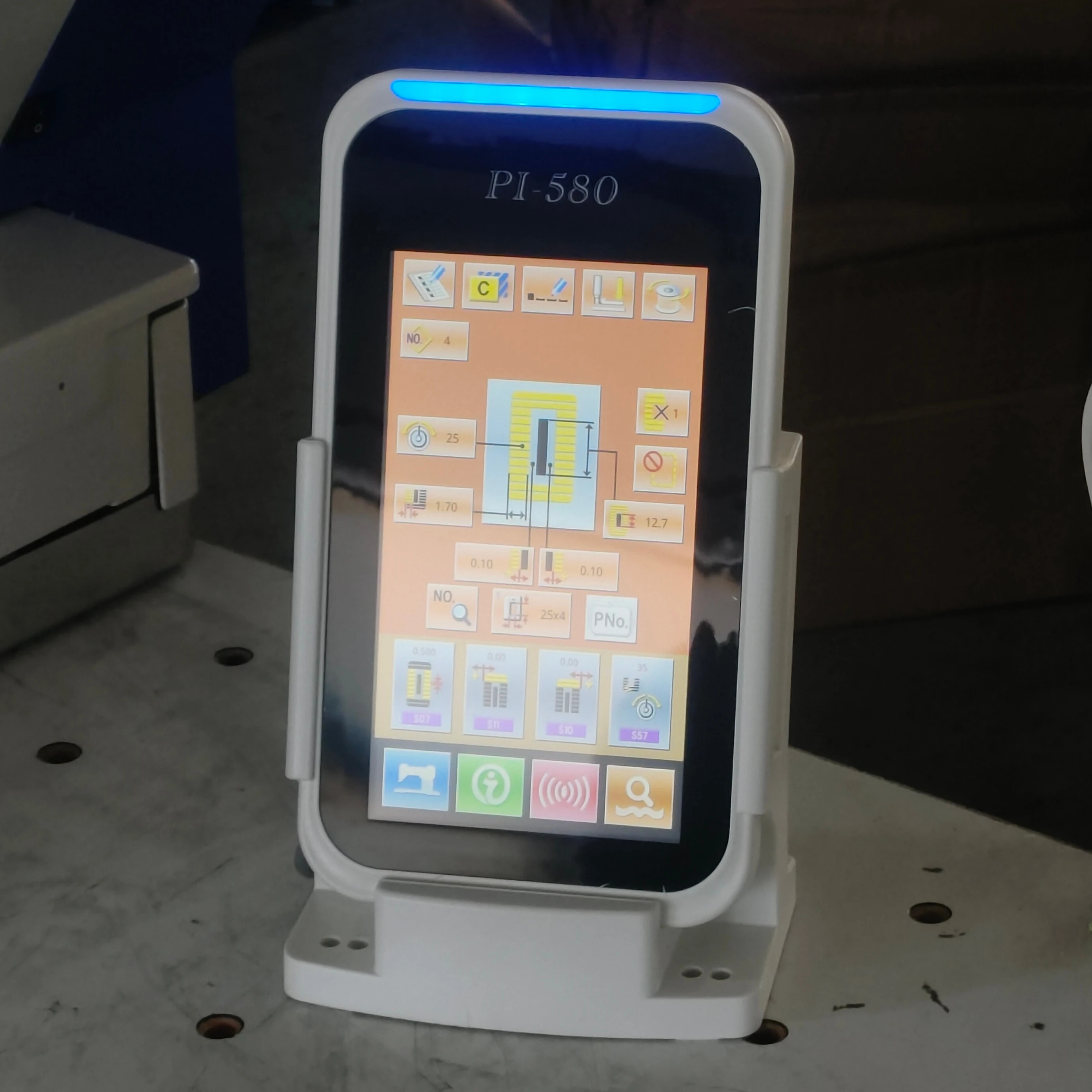 TY-1790 High Accuracy Computer Bottonhole Sewing Machine Protex Smart Industrial Sewing Machines Auto Thread Trimmer