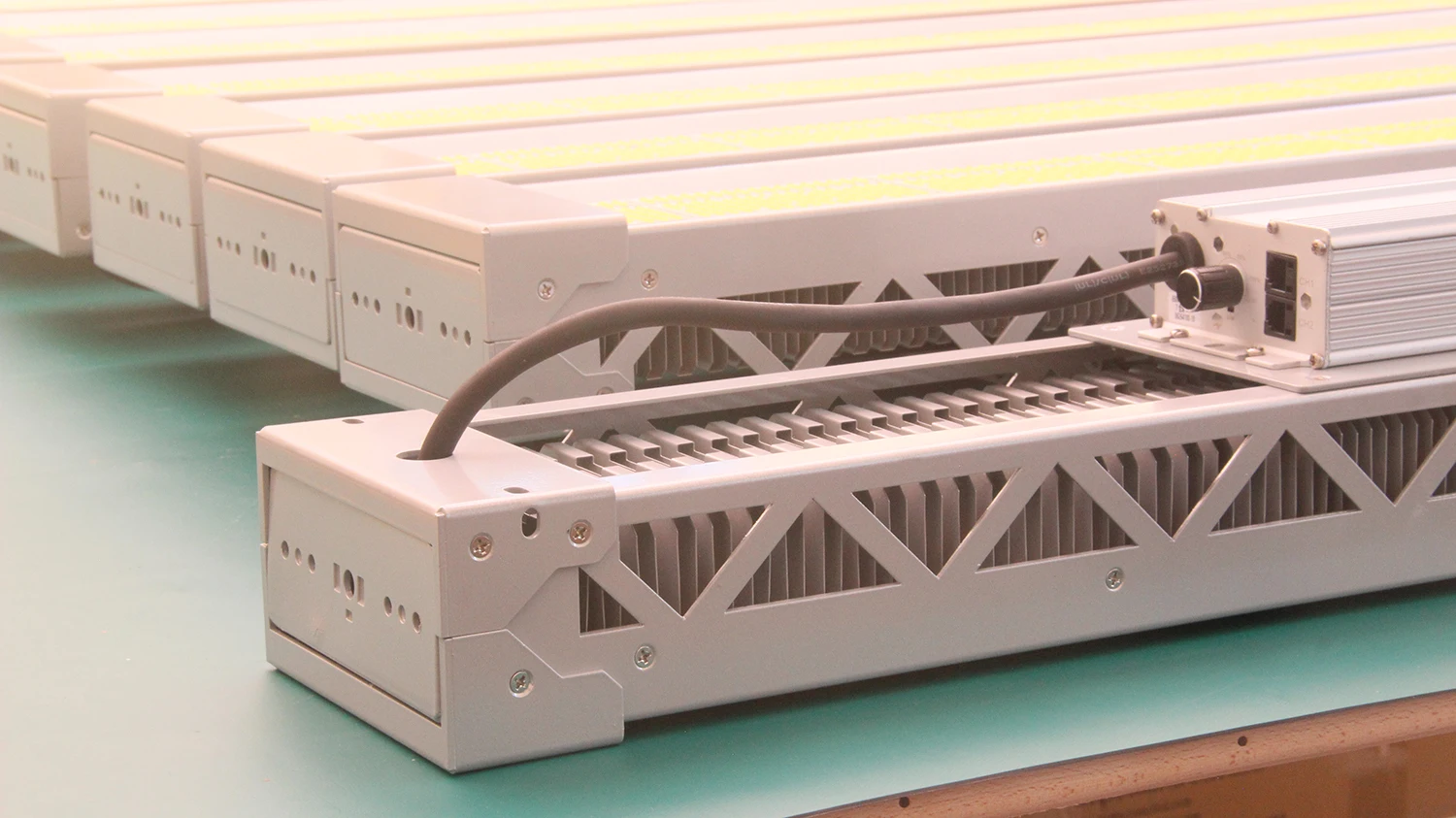 SMD-3030 с крышкой объектива Светодиодная панель для роста 2380umol/s высокая пара светодиодная ручка света регулятор яркости каналы 650 Вт Гидропоника