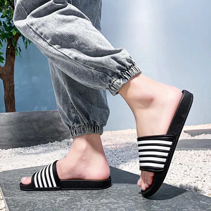  Hot selling 2021 slides Comfortable slippers Breathable sandals and slipper men anti-slip for