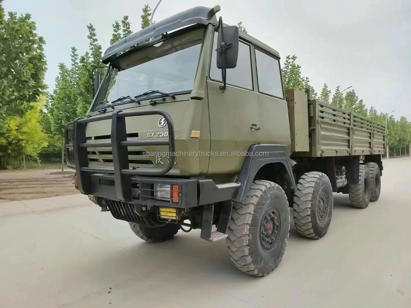 Used Shacman 6x6 commercial vehicle customized cargo van trucks Dongfeng van trucks for sale